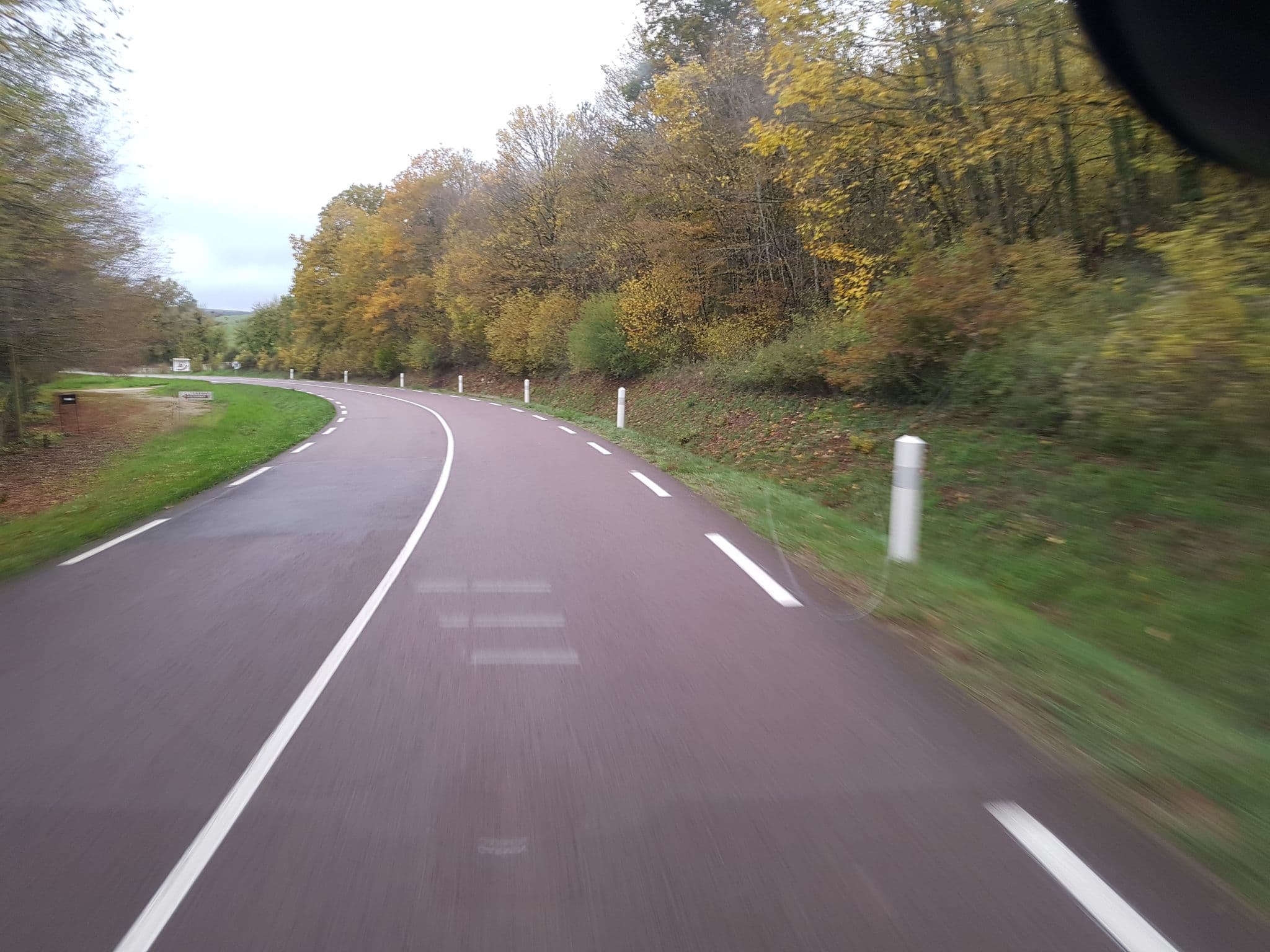Street view near Manoir de Tarperon, Châtillon-sur-Seine — © bernardvoyageur (CC BY-SA · Mapillary)