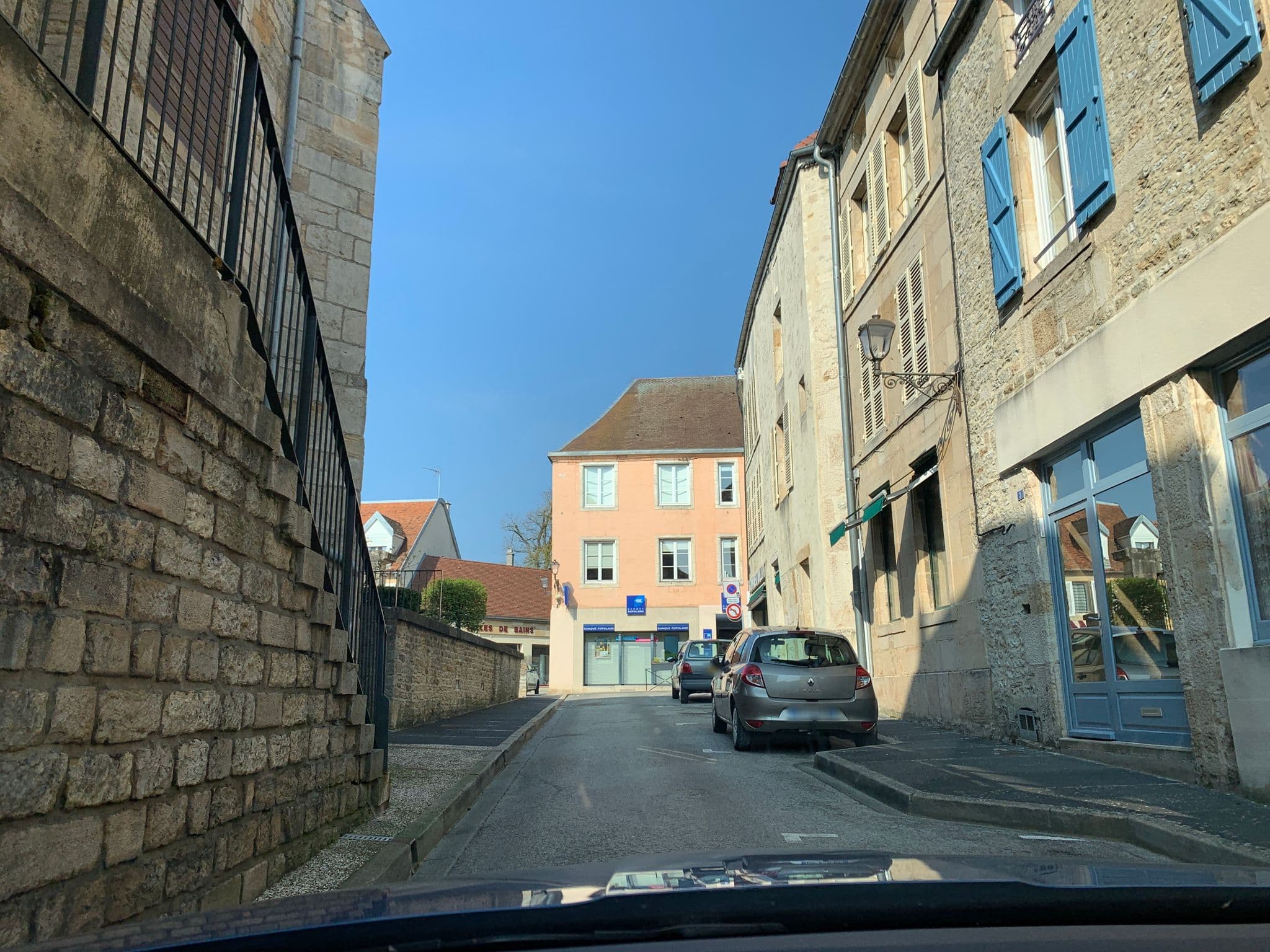 Street view near Hôtel du Cheval Blanc, Langres — © multimaze (CC BY-SA · Mapillary)