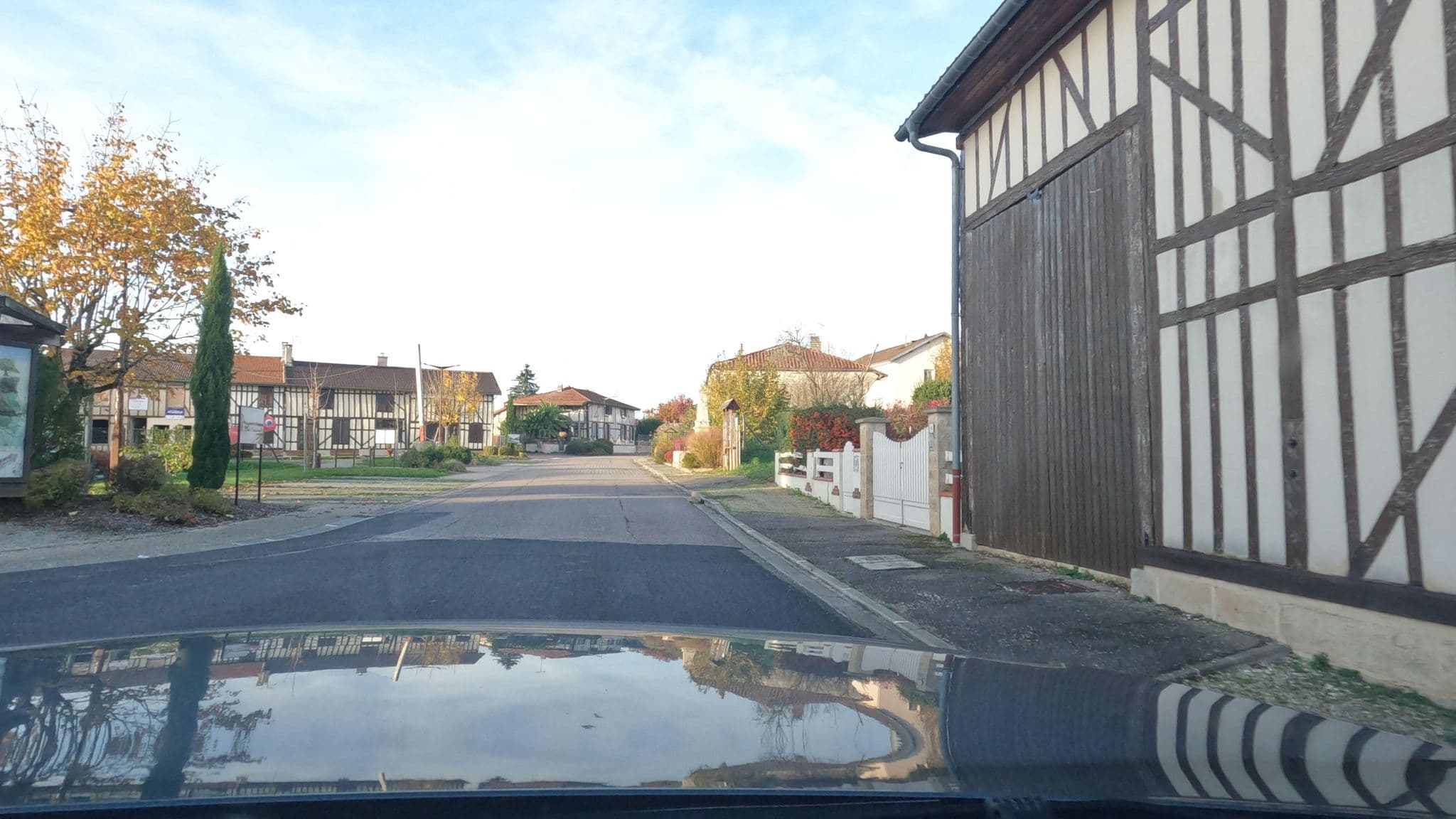 Street view near La Roseliere, Montier-en-Der — © vinisa (CC BY-SA · Mapillary)