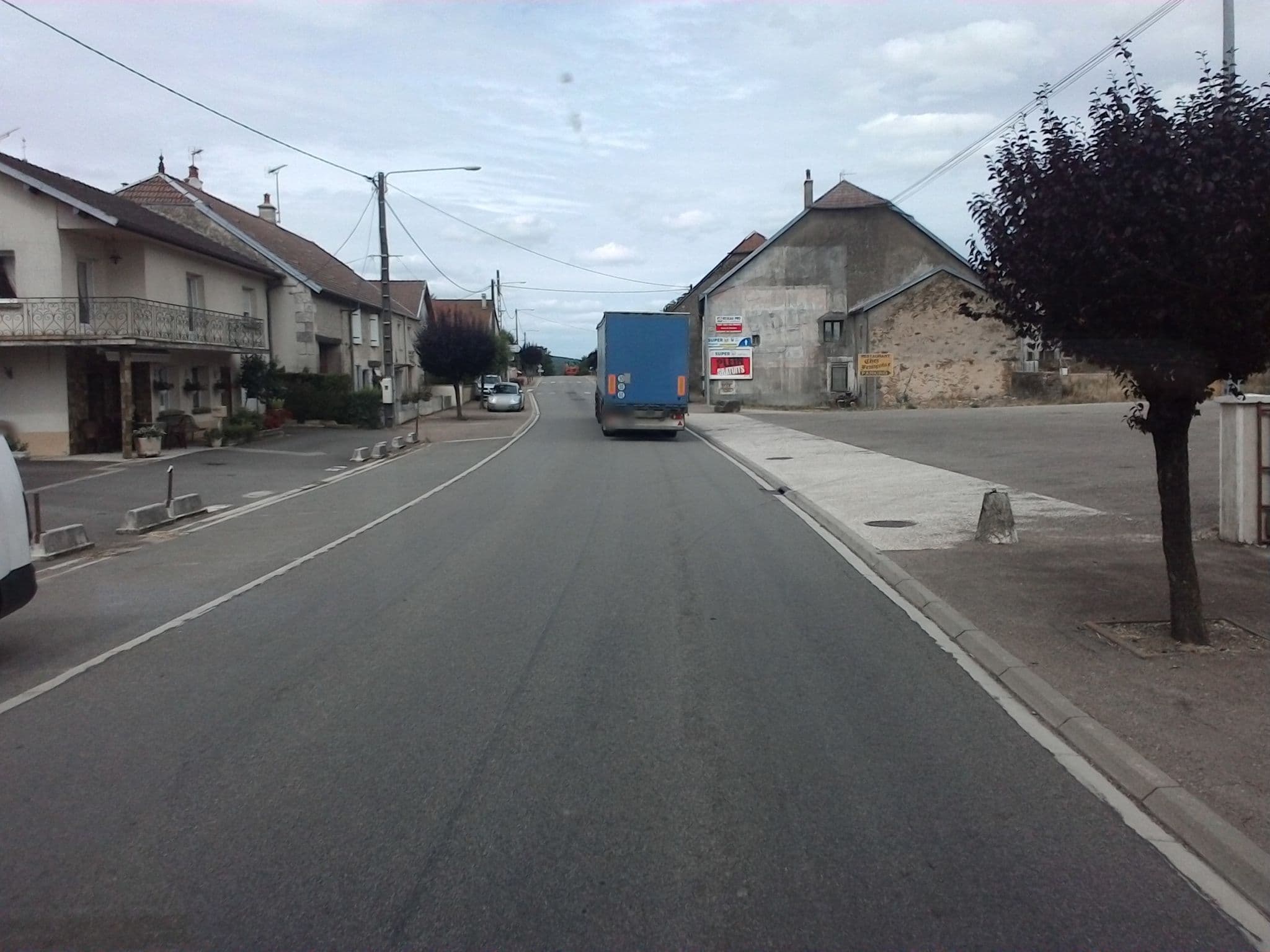 Street view near Chez Françoise, Langres — © mprins (CC BY-SA · Mapillary)