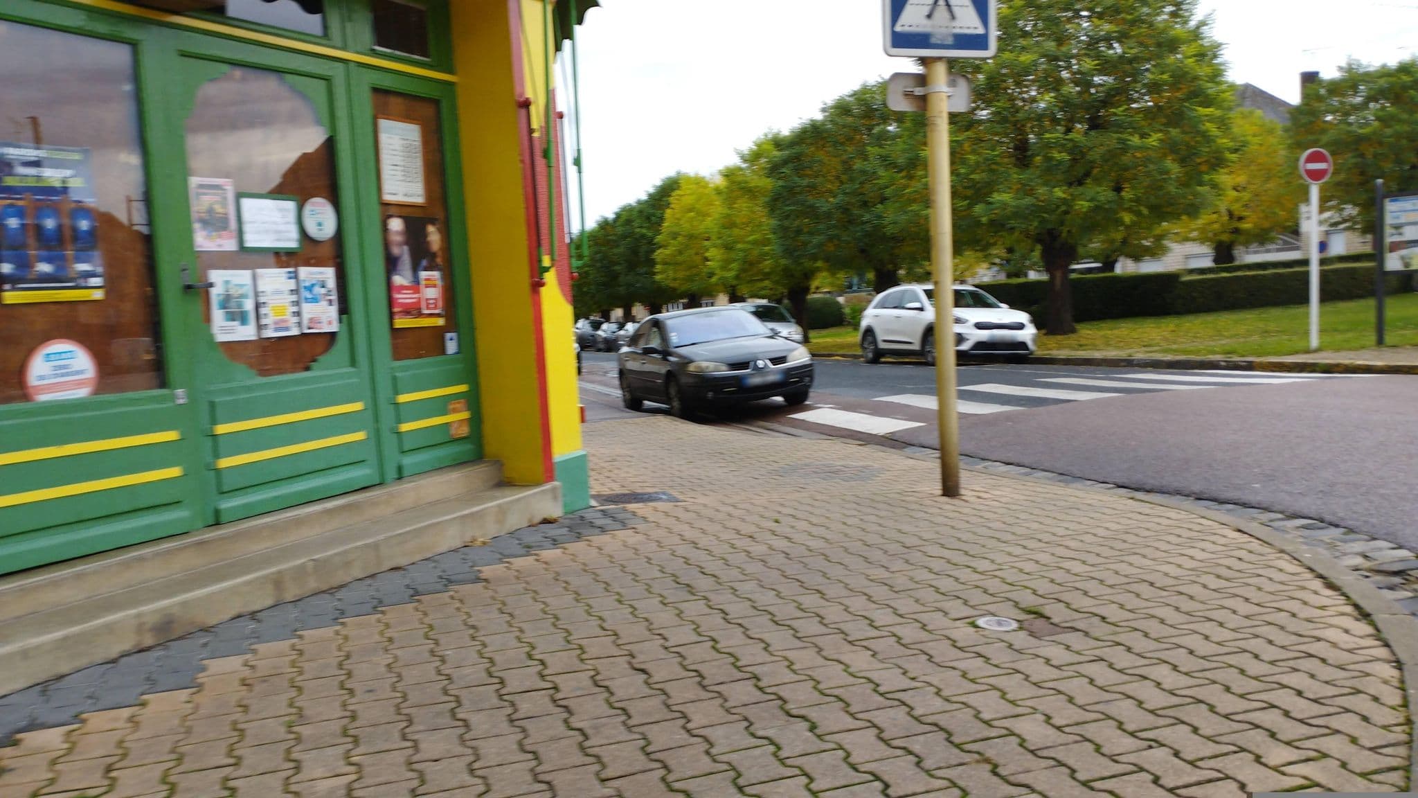 Street view near Bar Hôtel du Centre, Brienne-le-Château — © kritic (CC BY-SA · Mapillary)