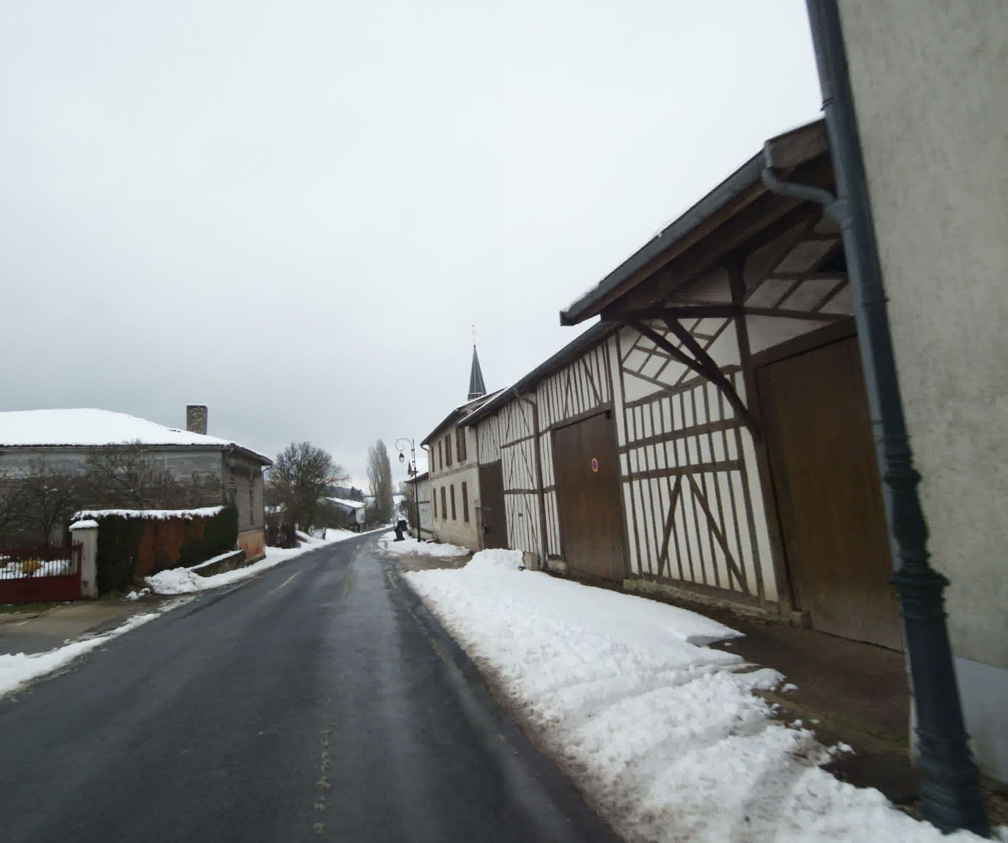 Street view near Gîte de la Grand'Cour, Montier-en-Der — © sogefi (CC BY-SA · Mapillary)