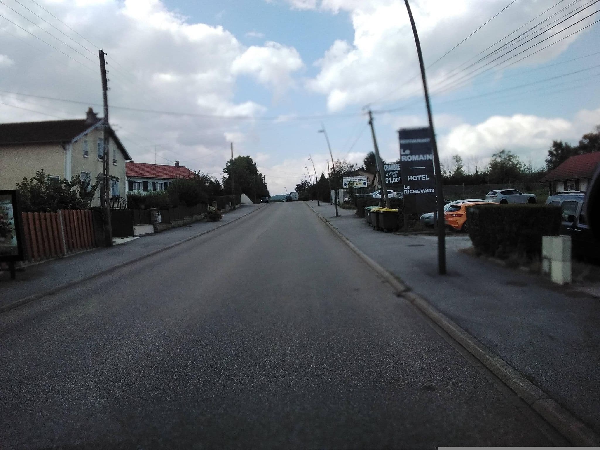 Street view near RICHEVEAUX, Neufchâteau — © mprins (CC BY-SA · Mapillary)