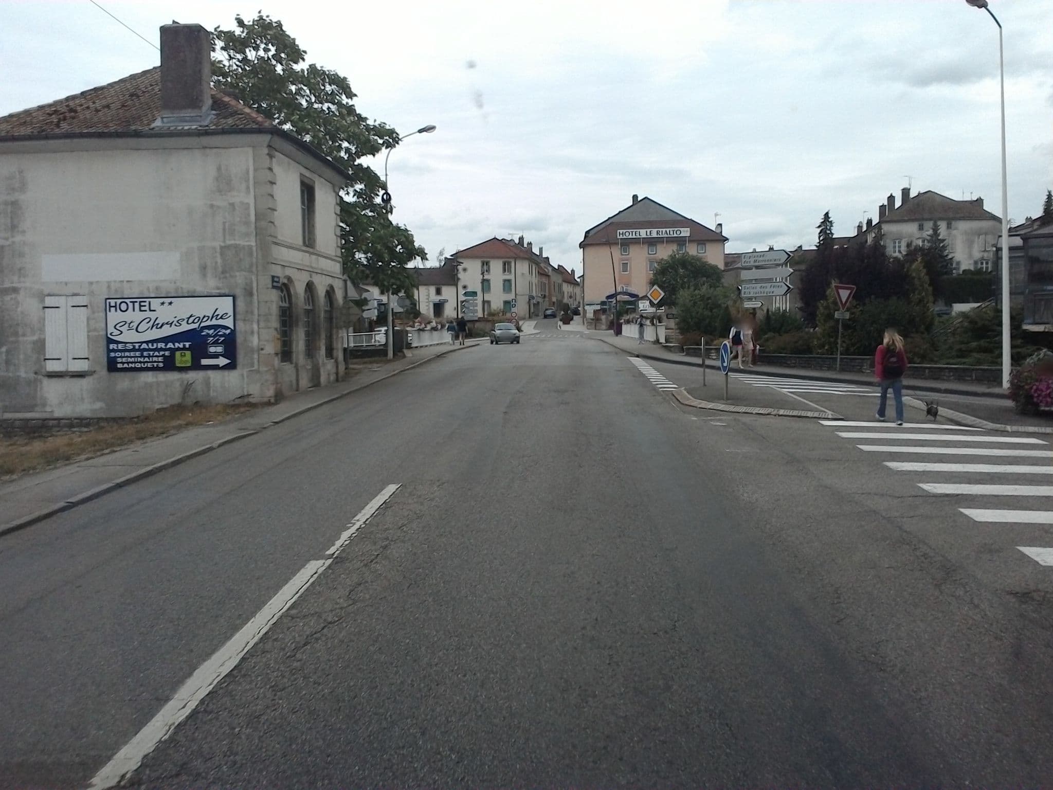 Street view near Société Hotelière le Rialto, Neufchâteau — © mprins (CC BY-SA · Mapillary)