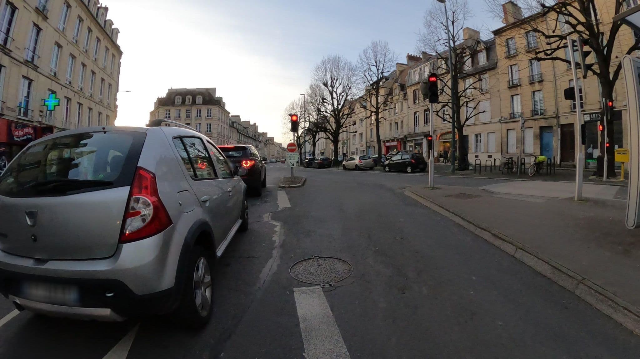 Street view near City Affaire: Hôtel De Ville De Caen Centre, Caen — © Nzau (CC BY-SA · Mapillary)