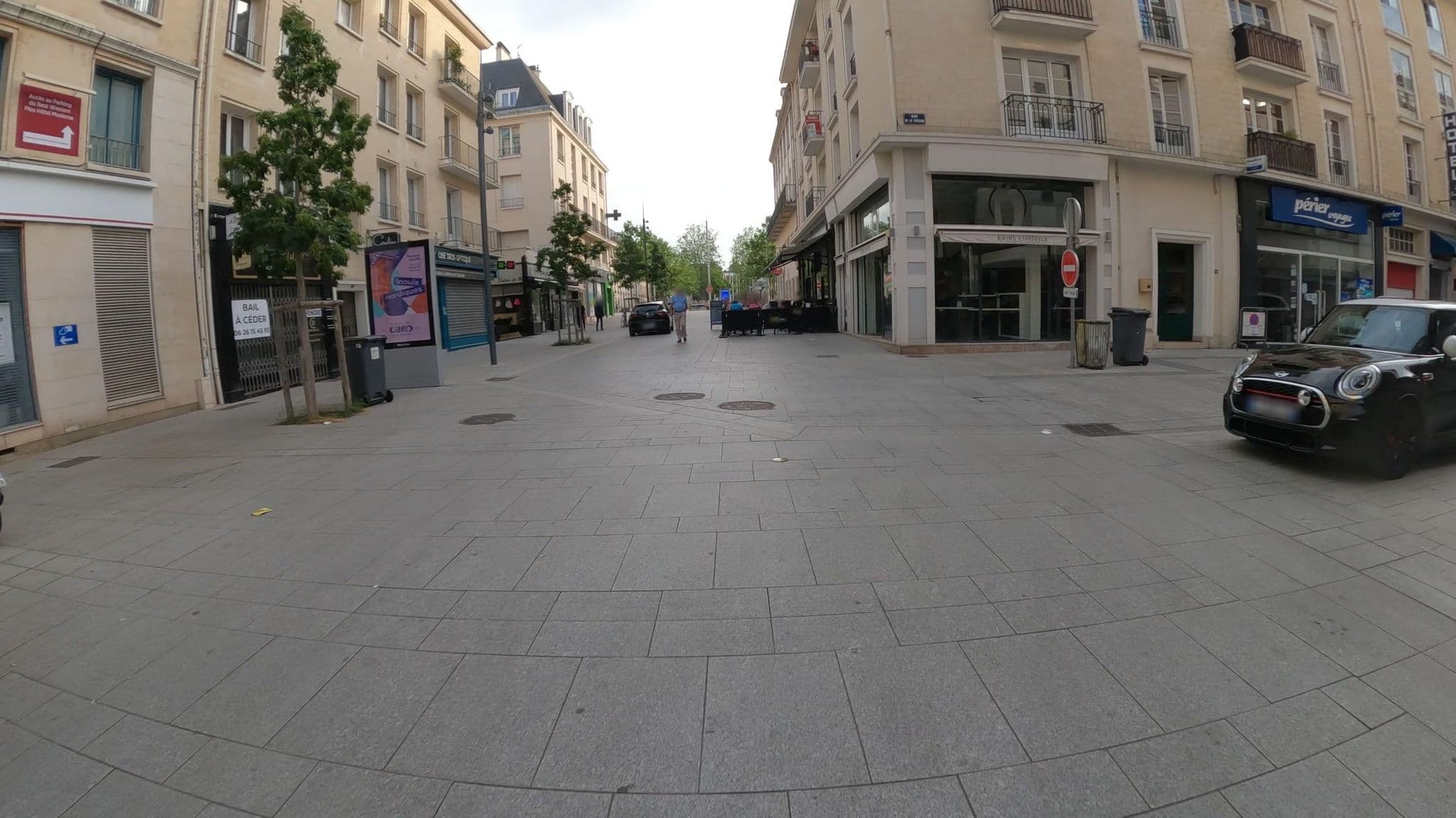 Street view near Hôtel Moderne, Caen — © Nzau (CC BY-SA · Mapillary)