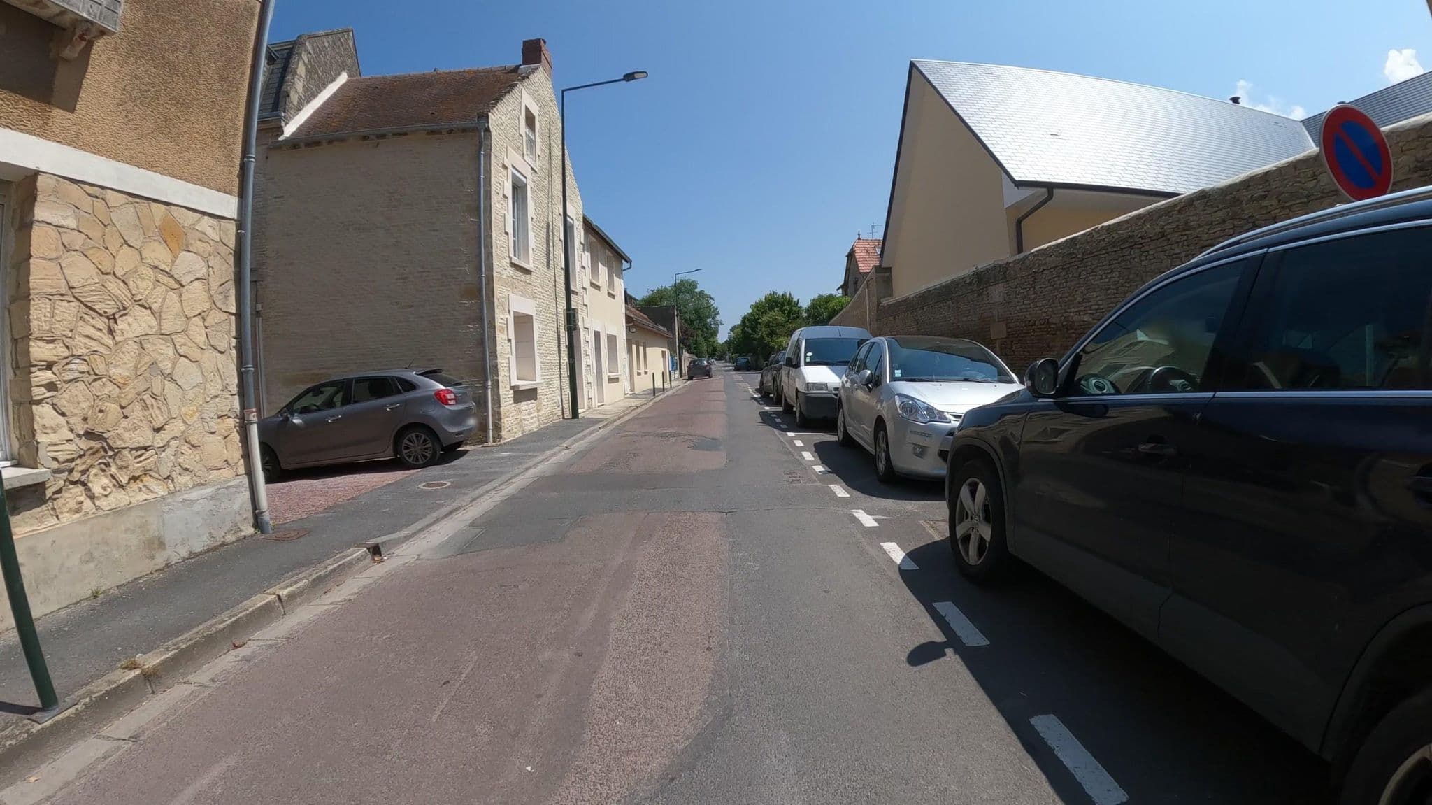 Street view near Gîte Ferme de la Luzerne, Bernières-sur-Mer — © Nzau (CC BY-SA · Mapillary)