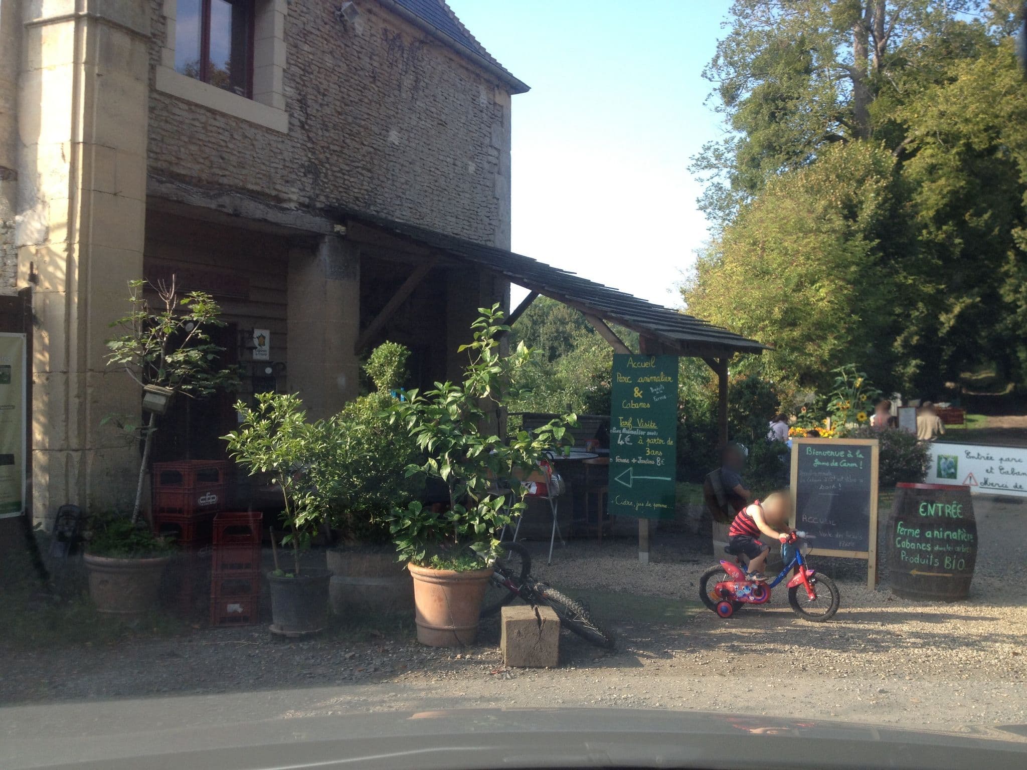 Street view near Les Cabanes de Canon, Canon — © jglacerda (CC BY-SA · Mapillary)