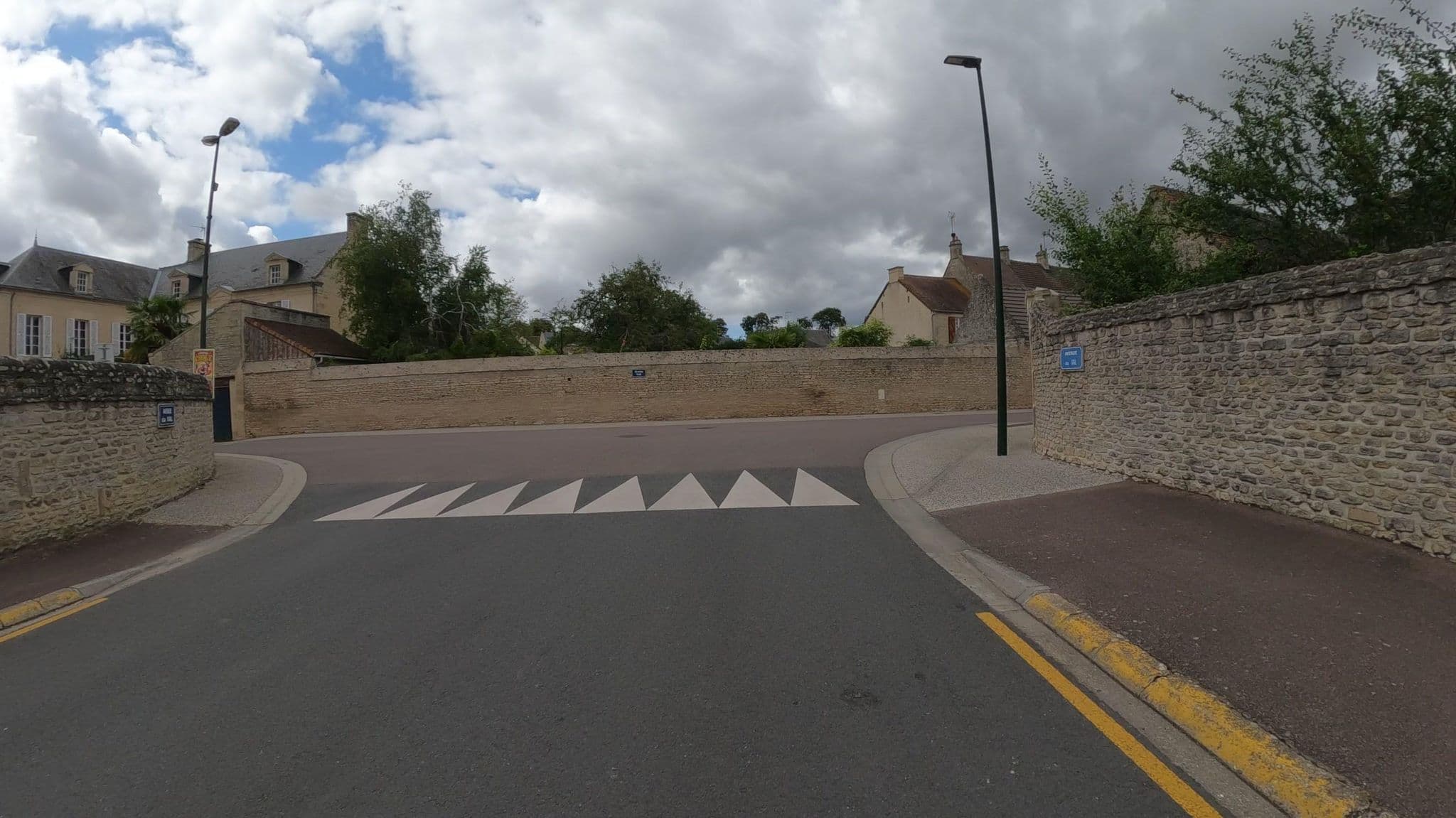 Street view near l’ecurie gourmande, Thaon — © Nzau (CC BY-SA · Mapillary)
