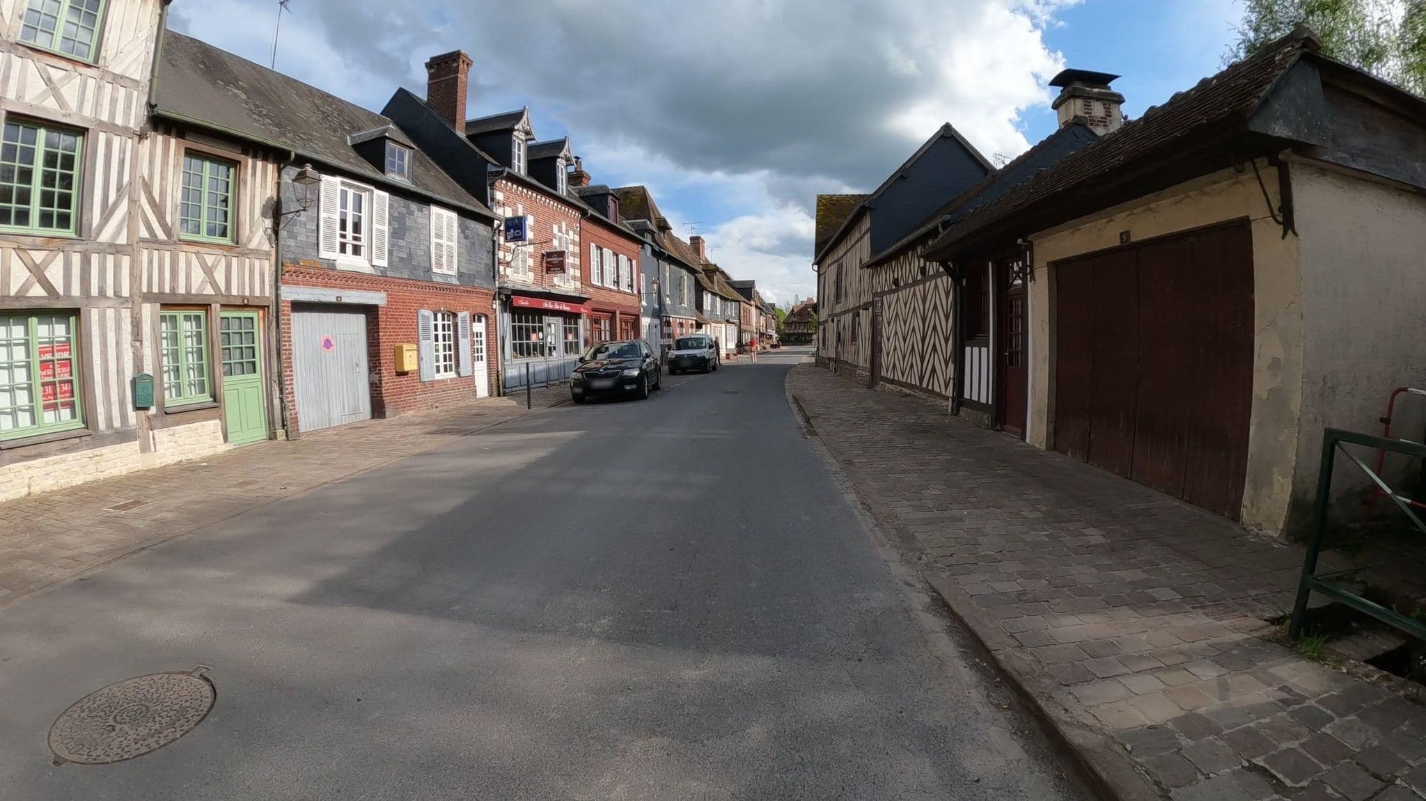 Street view near Manoir de Sens, Dozulé — © Nzau (CC BY-SA · Mapillary)