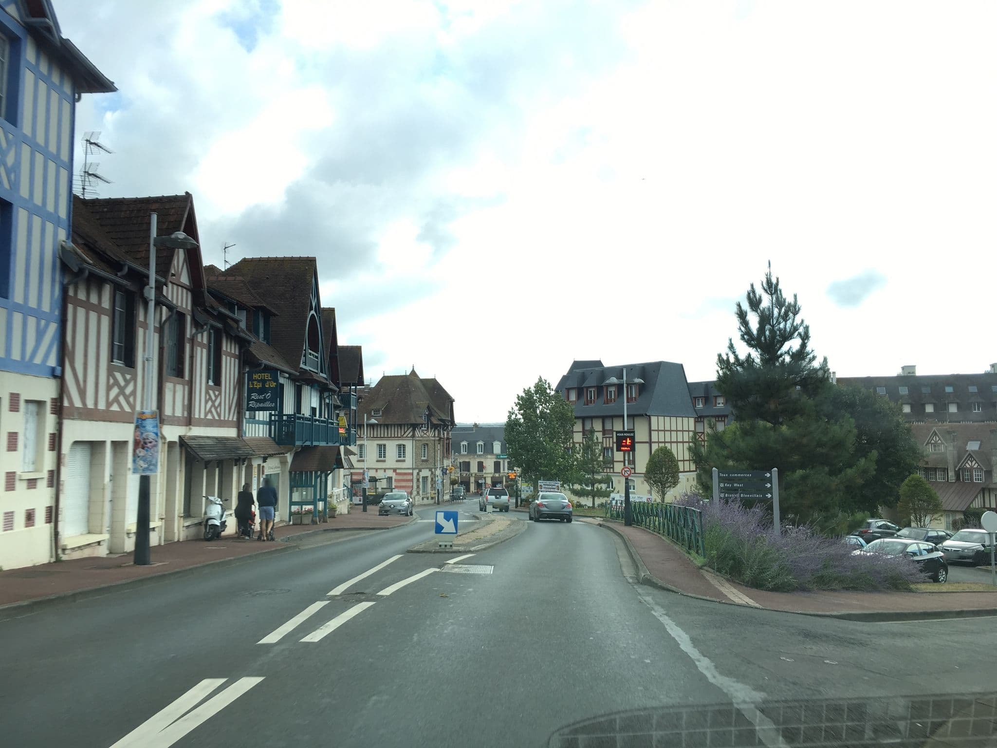 Street view near L'Epi d'Or, Blonville-sur-Mer — © cquest (CC BY-SA · Mapillary)