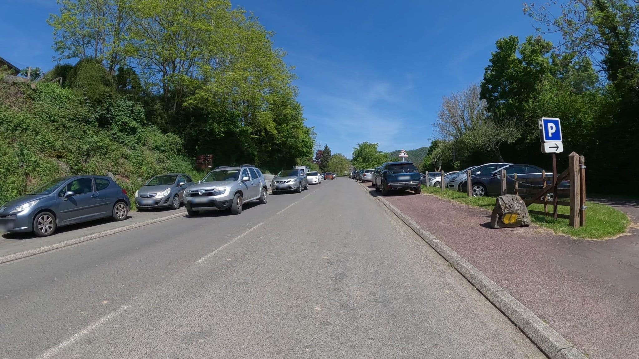 Street view near Le Pont du Vey, Clécy — © Nzau (CC BY-SA · Mapillary)
