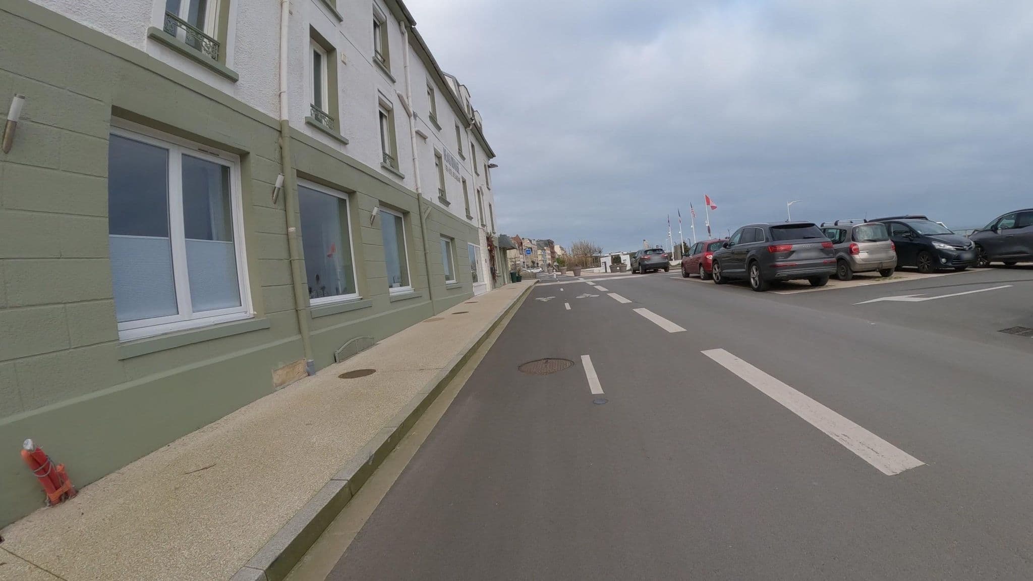 Street view near Hotel la Beau Rivage, Luc-sur-Mer — © Nzau (CC BY-SA · Mapillary)