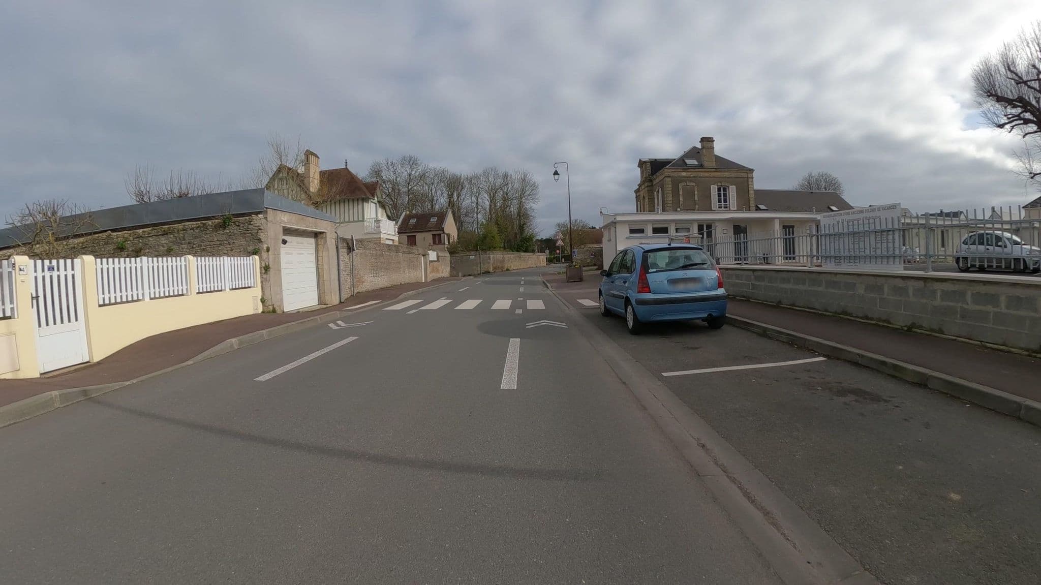 Street view near Nestle France, Langrune-sur-Mer — © Nzau (CC BY-SA · Mapillary)