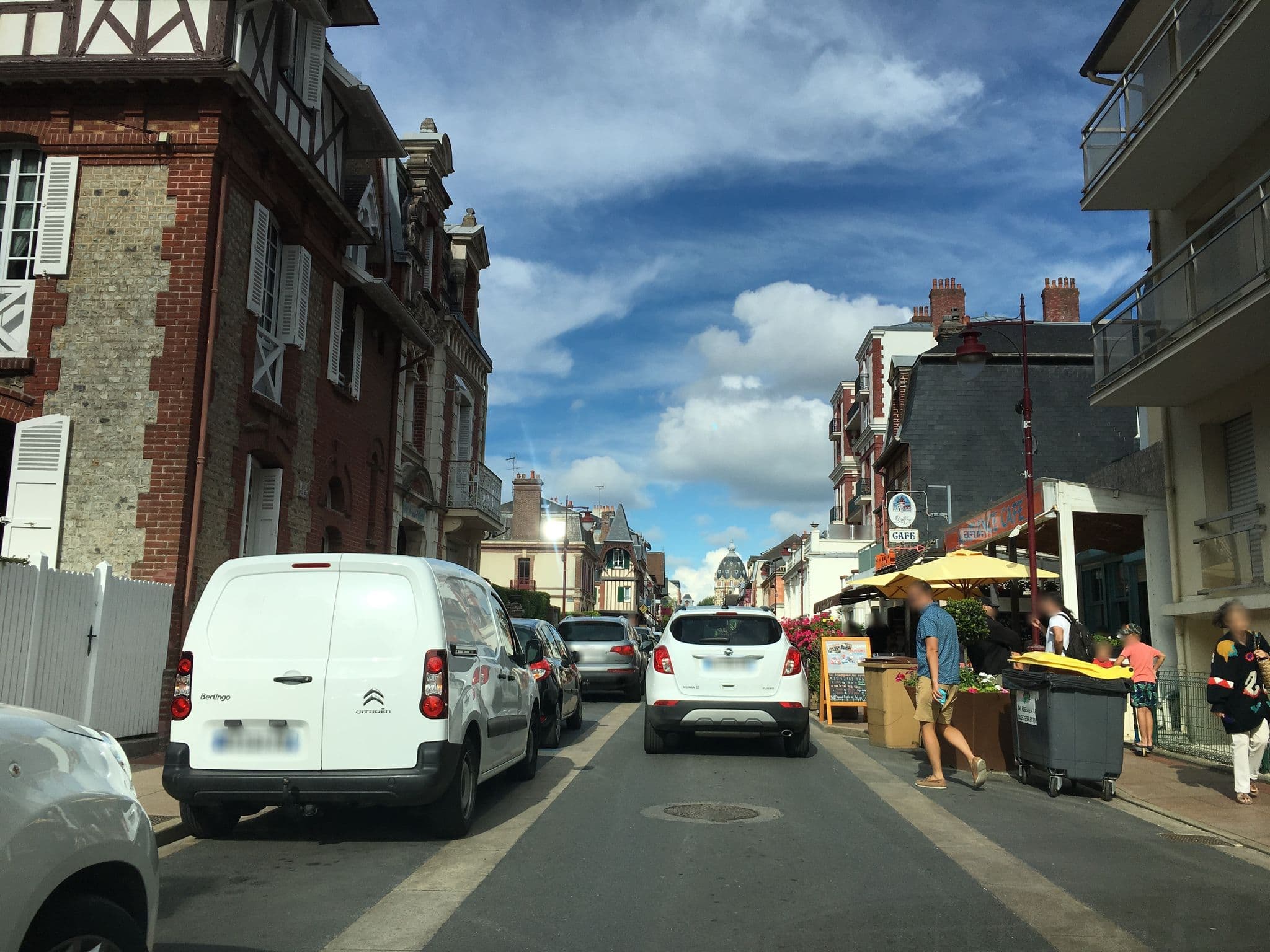 Street view near Residence les Bains Houlgate, Houlgate — © cquest (CC BY-SA · Mapillary)