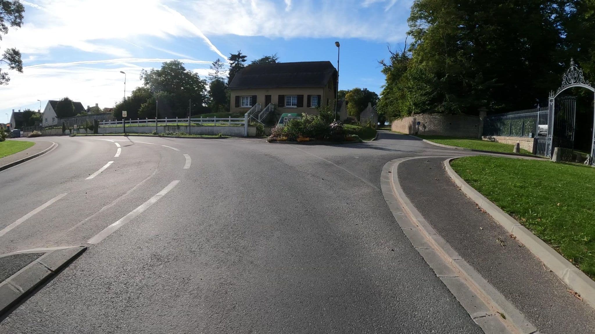 Street view near U.N.C.M.T., Thaon — © Nzau (CC BY-SA · Mapillary)