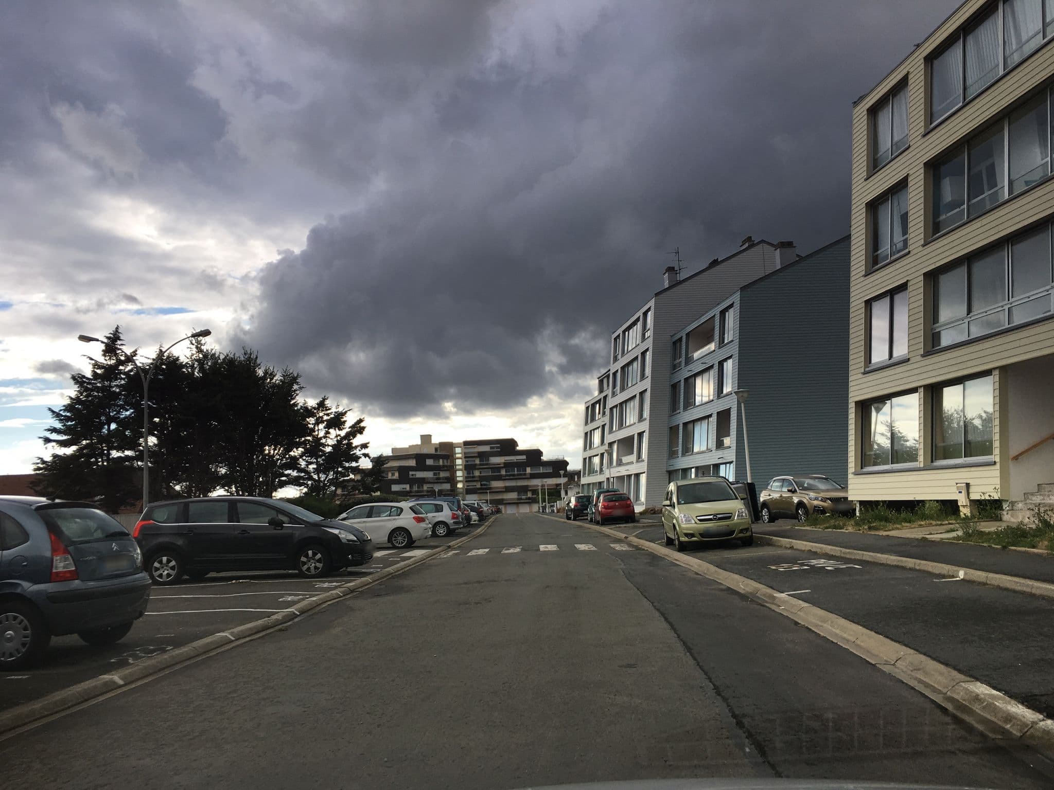 Street view near Les Valises sur le Sable, Courseulles-sur-Mer — © cquest (CC BY-SA · Mapillary)