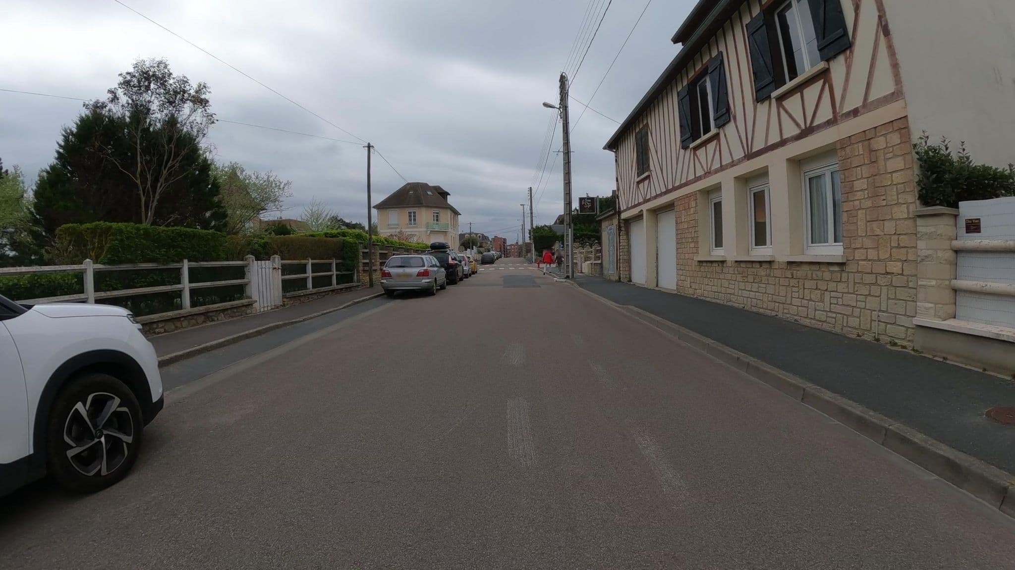 Street view near Hôtel le Caneton, Cabourg — © Nzau (CC BY-SA · Mapillary)