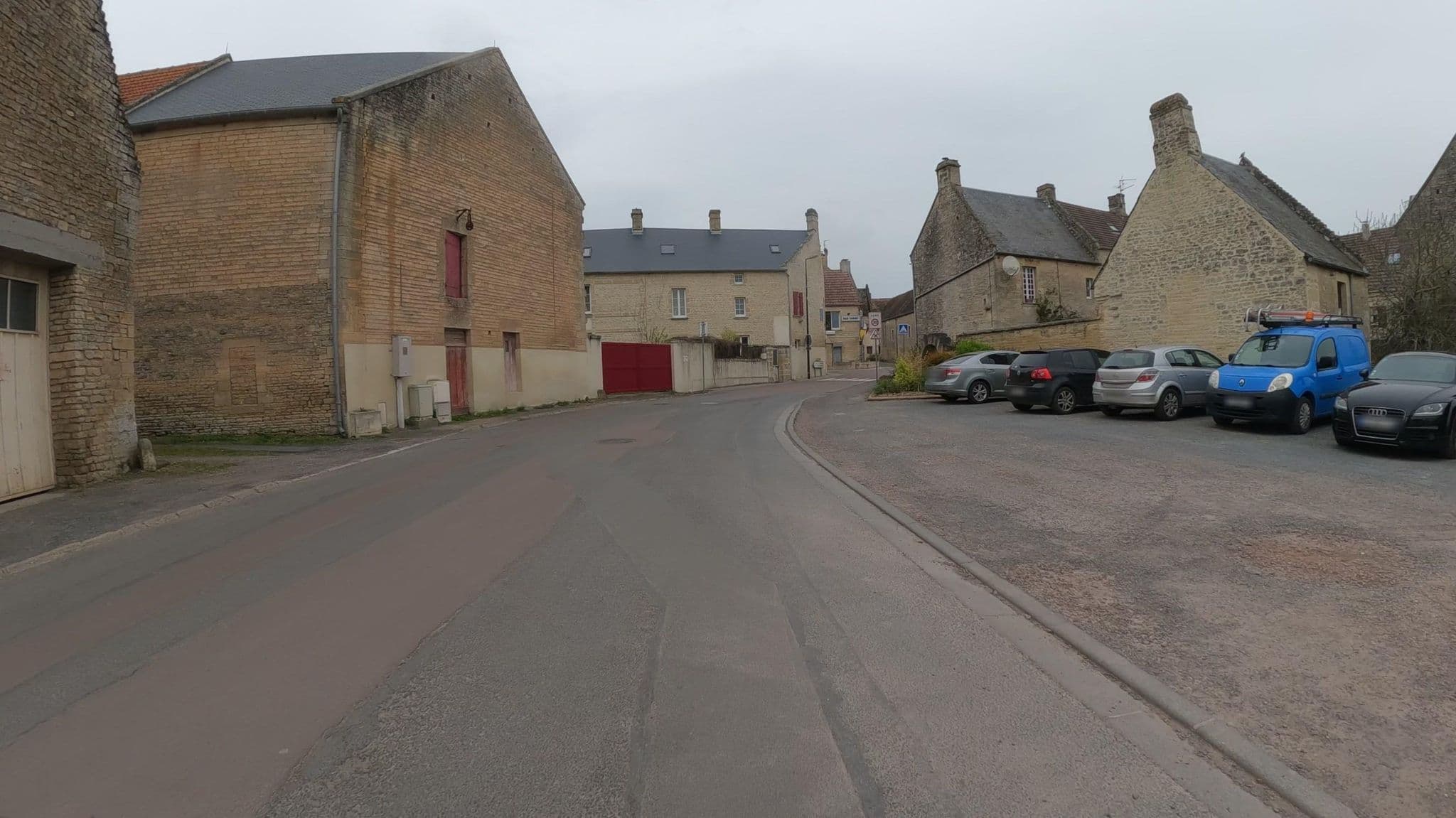 Street view near Sever Jean-Claude, Thaon — © Nzau (CC BY-SA · Mapillary)