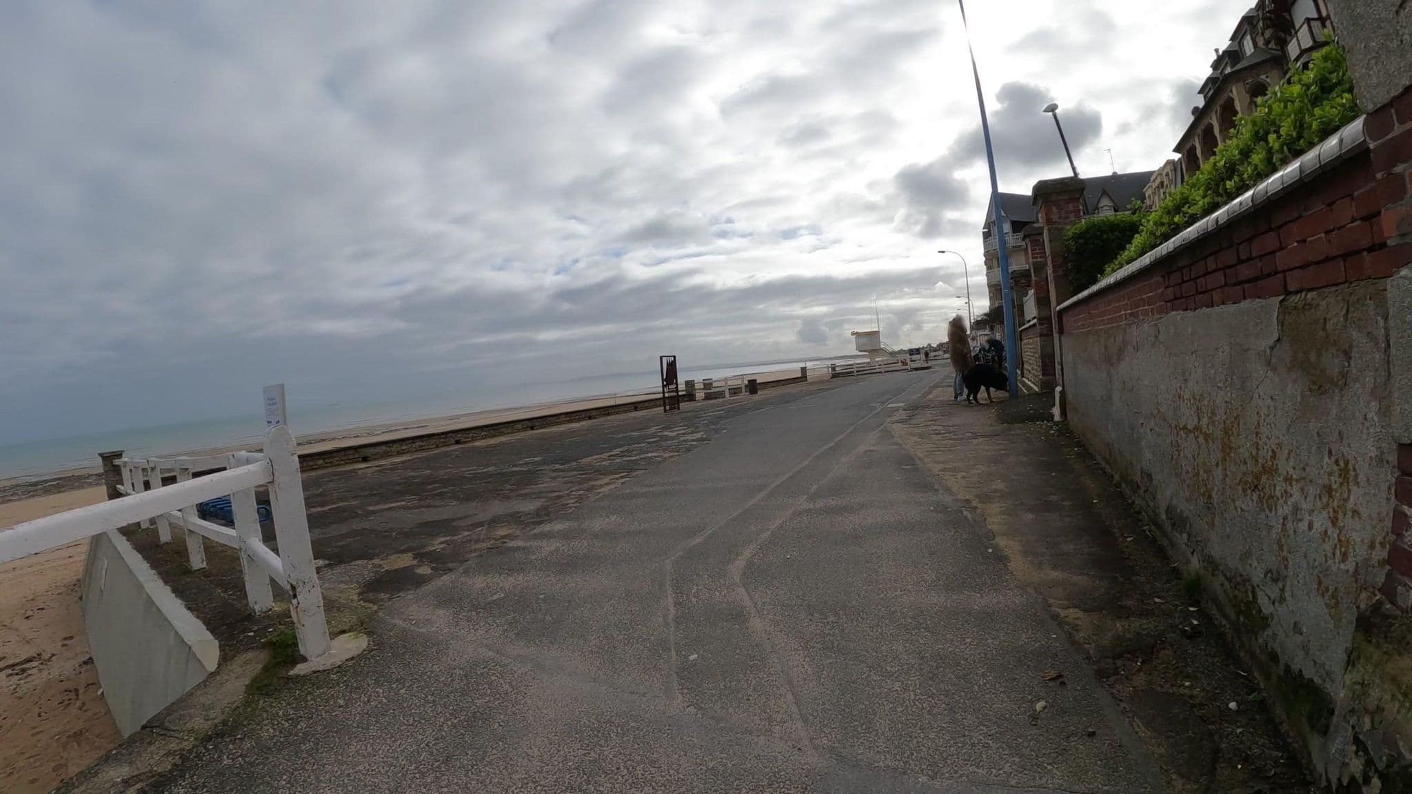 Street view near Villa Louis, Lion-sur-Mer — © Nzau (CC BY-SA · Mapillary)