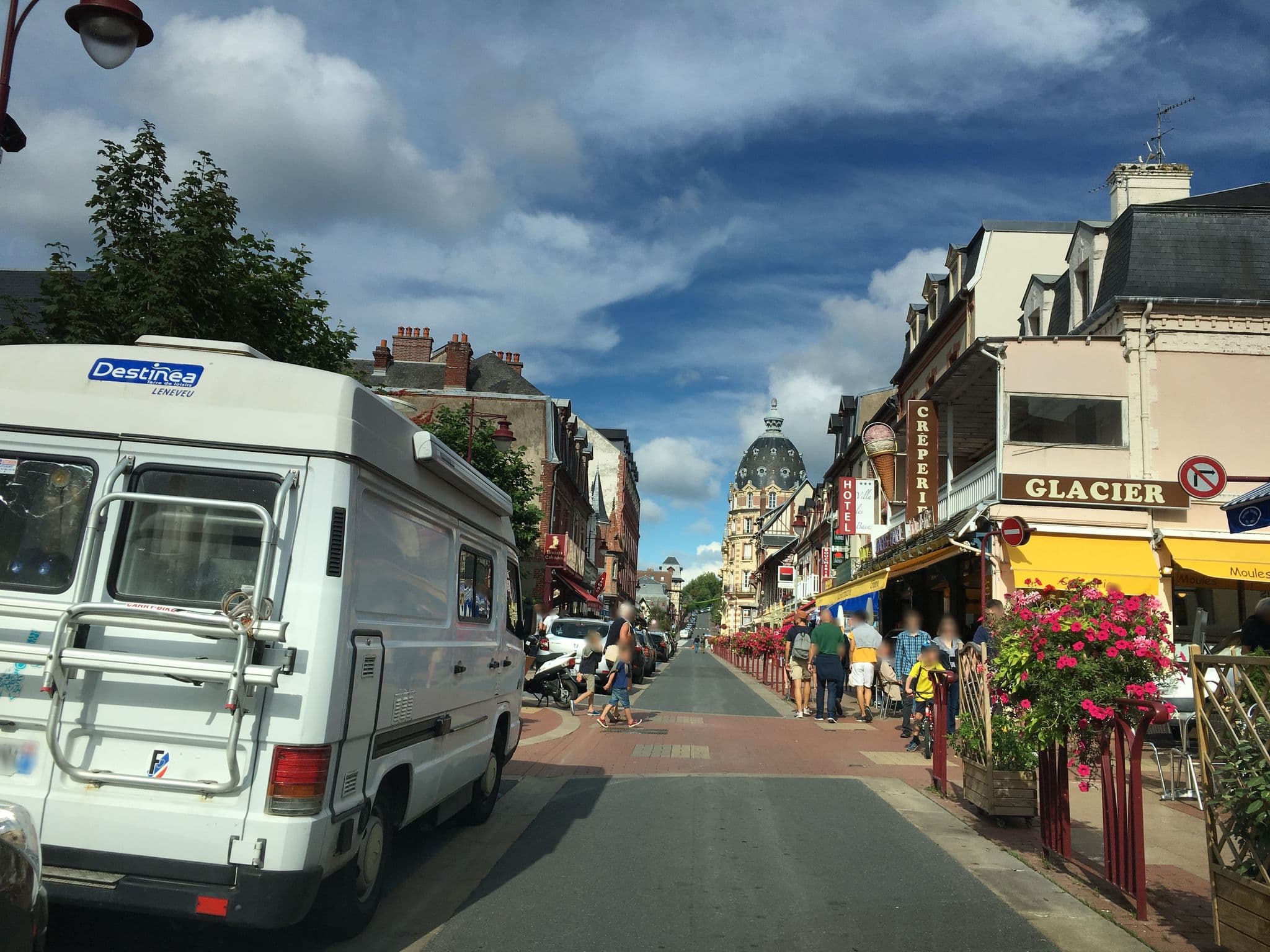 Street view near Hallard Benjamin, Houlgate — © cquest (CC BY-SA · Mapillary)