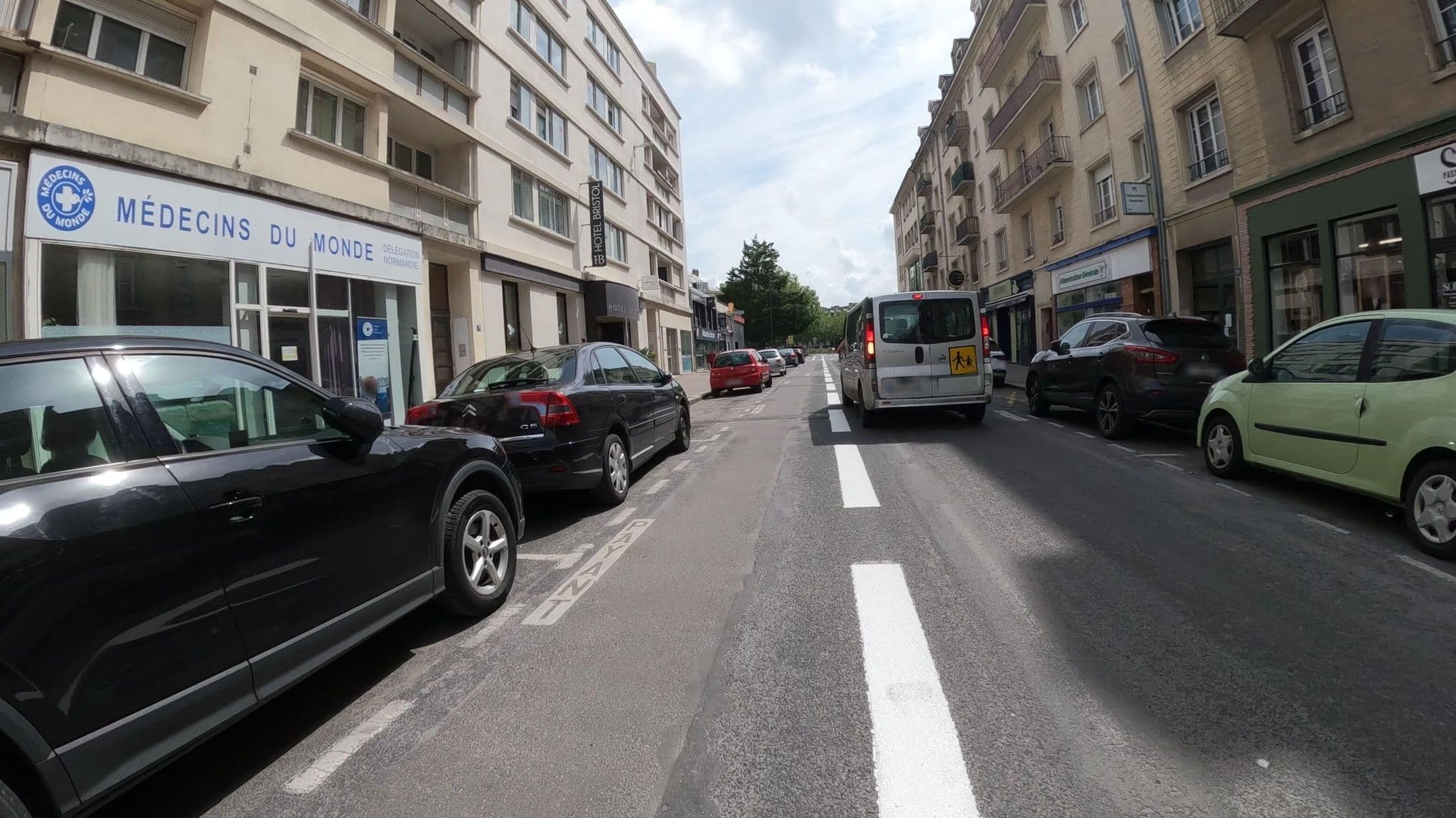 Street view near Hôtel Bristol, Caen — © Nzau (CC BY-SA · Mapillary)