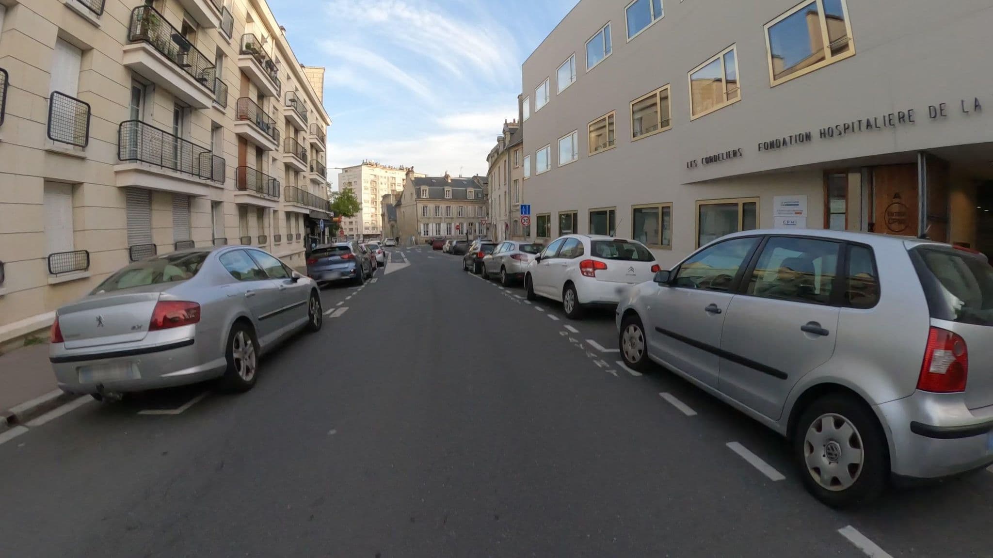 Street view near Hôtel des Cordeliers, Caen — © Nzau (CC BY-SA · Mapillary)