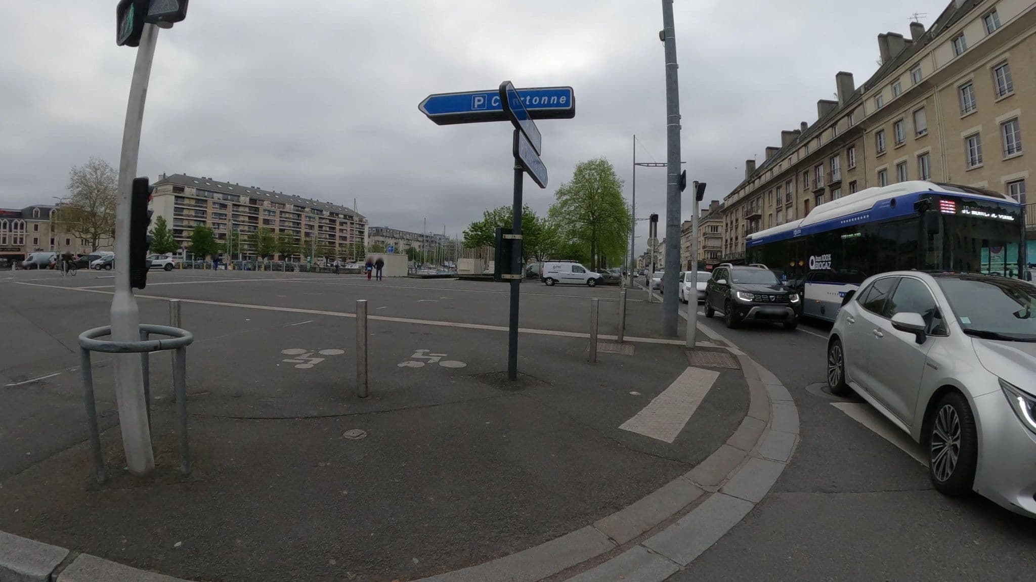 Street view near Hotel Univers, Caen — © Nzau (CC BY-SA · Mapillary)