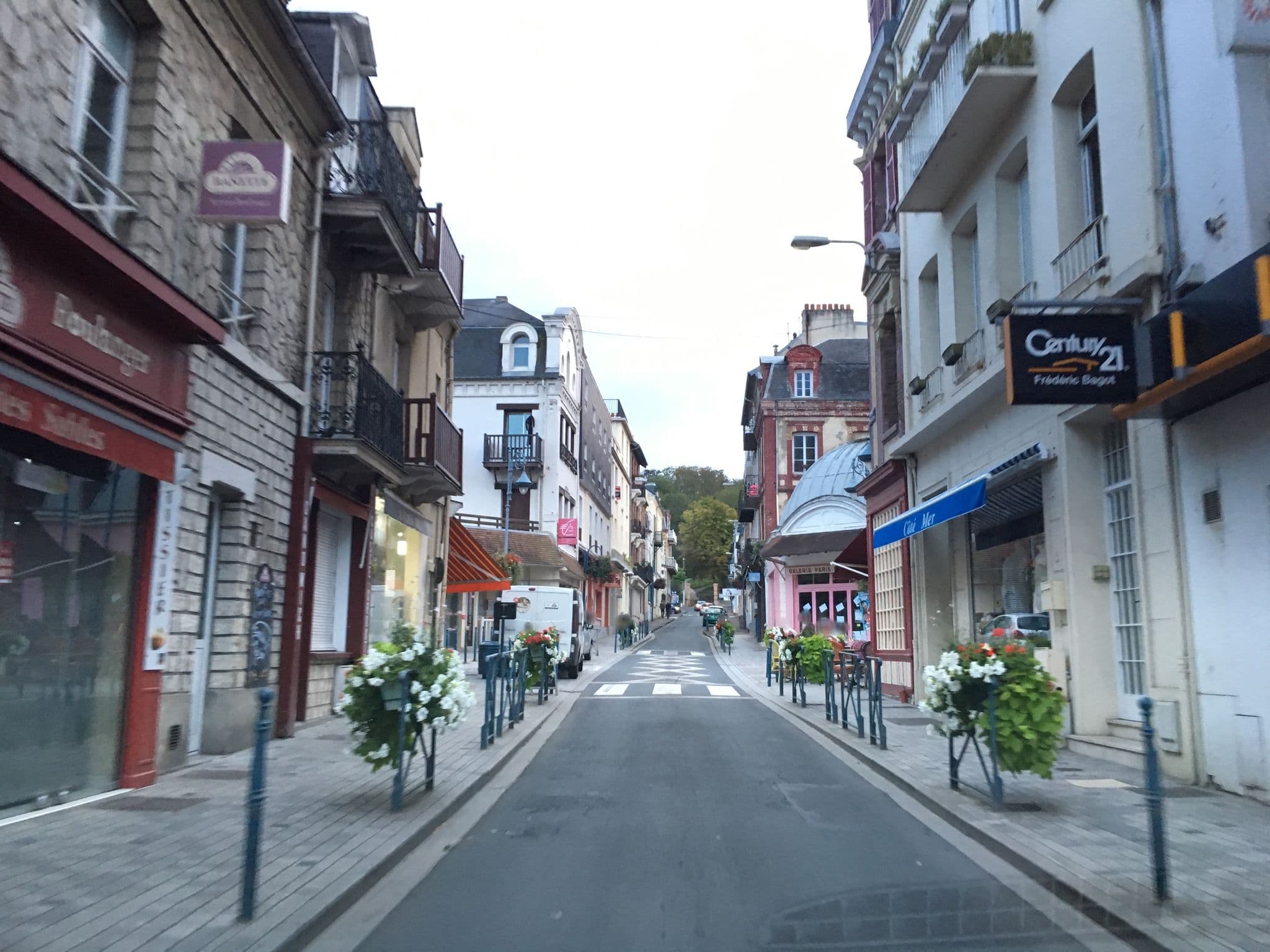 Street view near Hôtel des Falaises Auzannet, Villers-sur-Mer — © cquest (CC BY-SA · Mapillary)