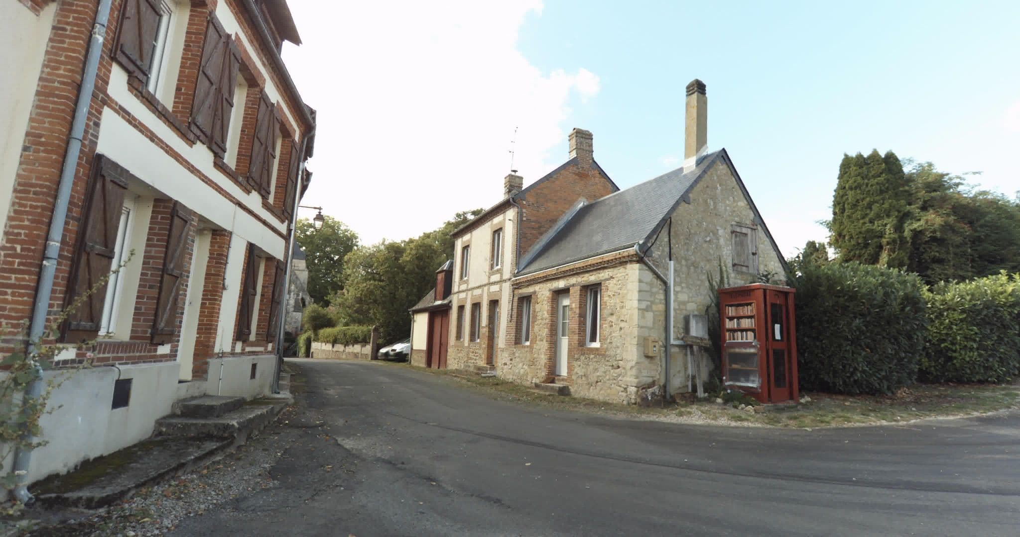 Street view near Le Relais de Cisai, Gacé — © sogefi (CC BY-SA · Mapillary)