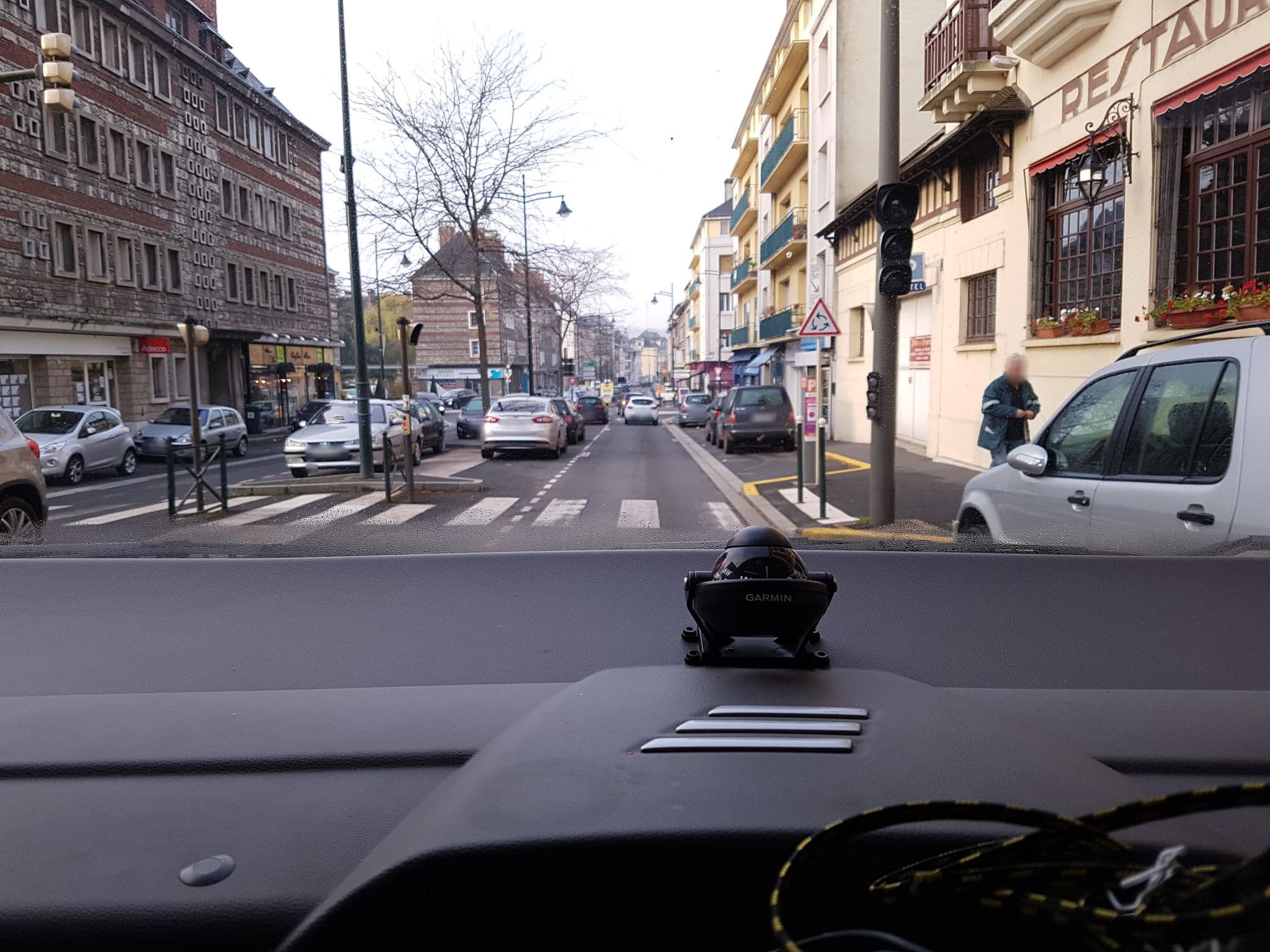Street view near Room 318, Lisieux — © bernardvoyageur (CC BY-SA · Mapillary)