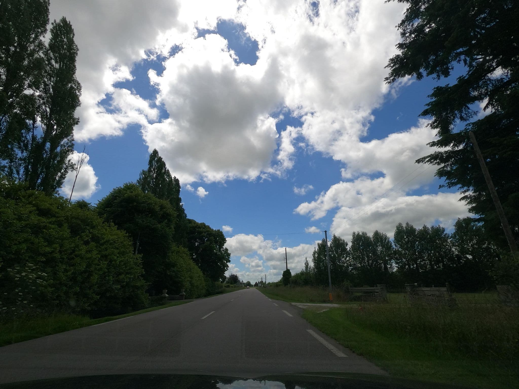 Street view near Chateau de Luzigneul, Broglie — © uwekoch (CC BY-SA · Mapillary)