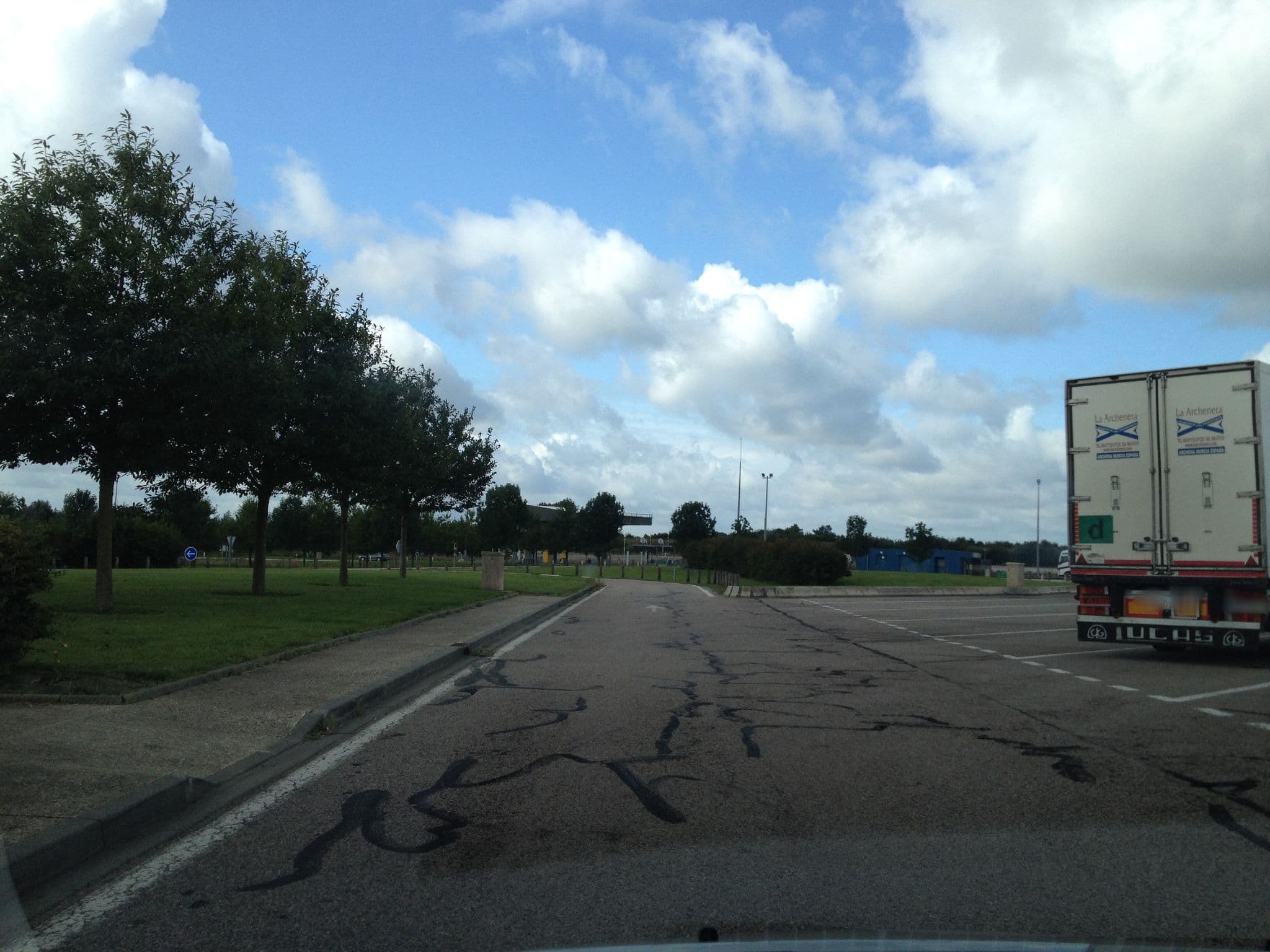 Street view near Manoir du Val Vaudrin, Brionne — © zors1843 (CC BY-SA · Mapillary)
