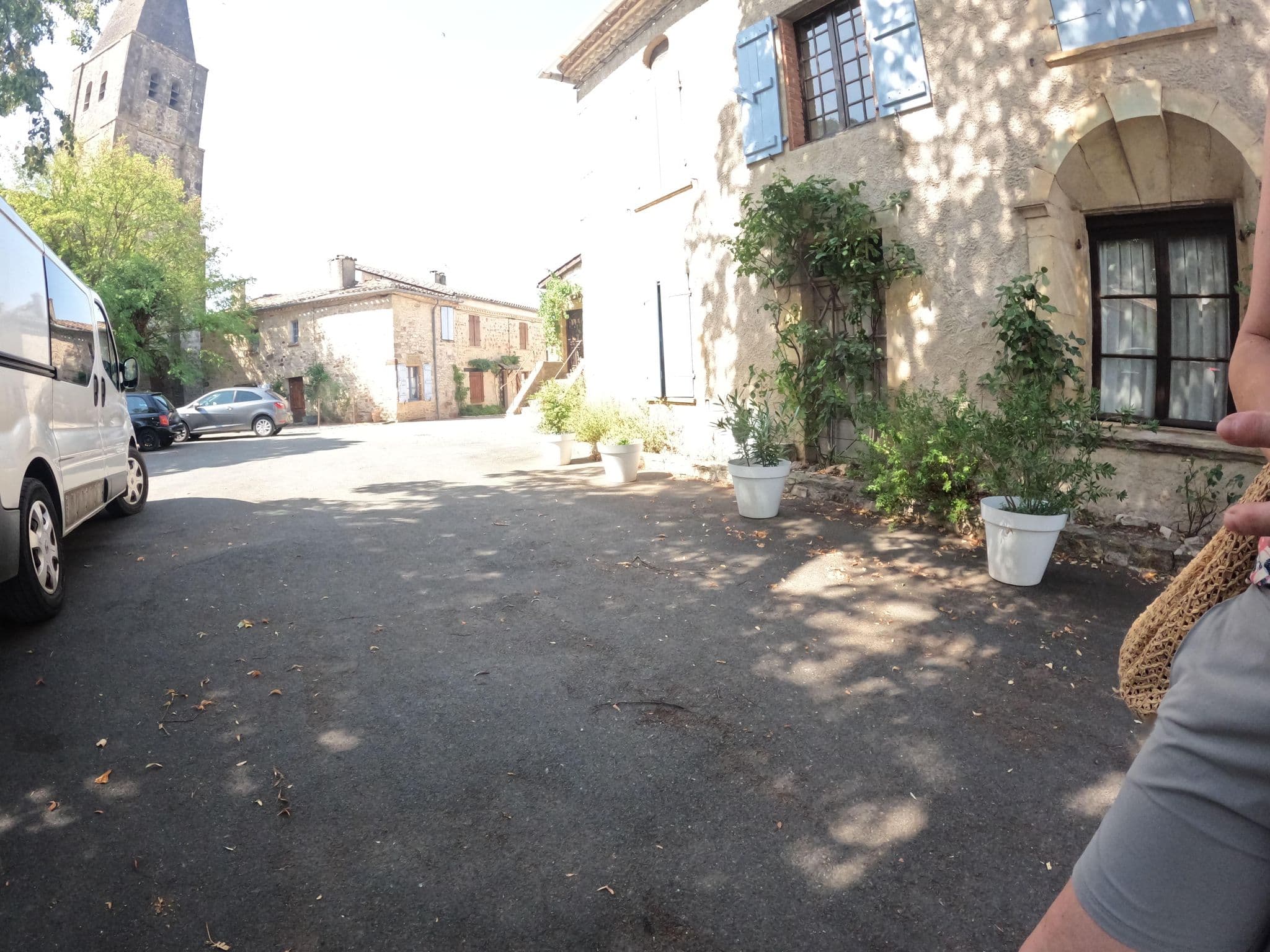 Street view near Gîte des Fleurs, Monclar-de-Quercy — © vinisa (CC BY-SA · Mapillary)