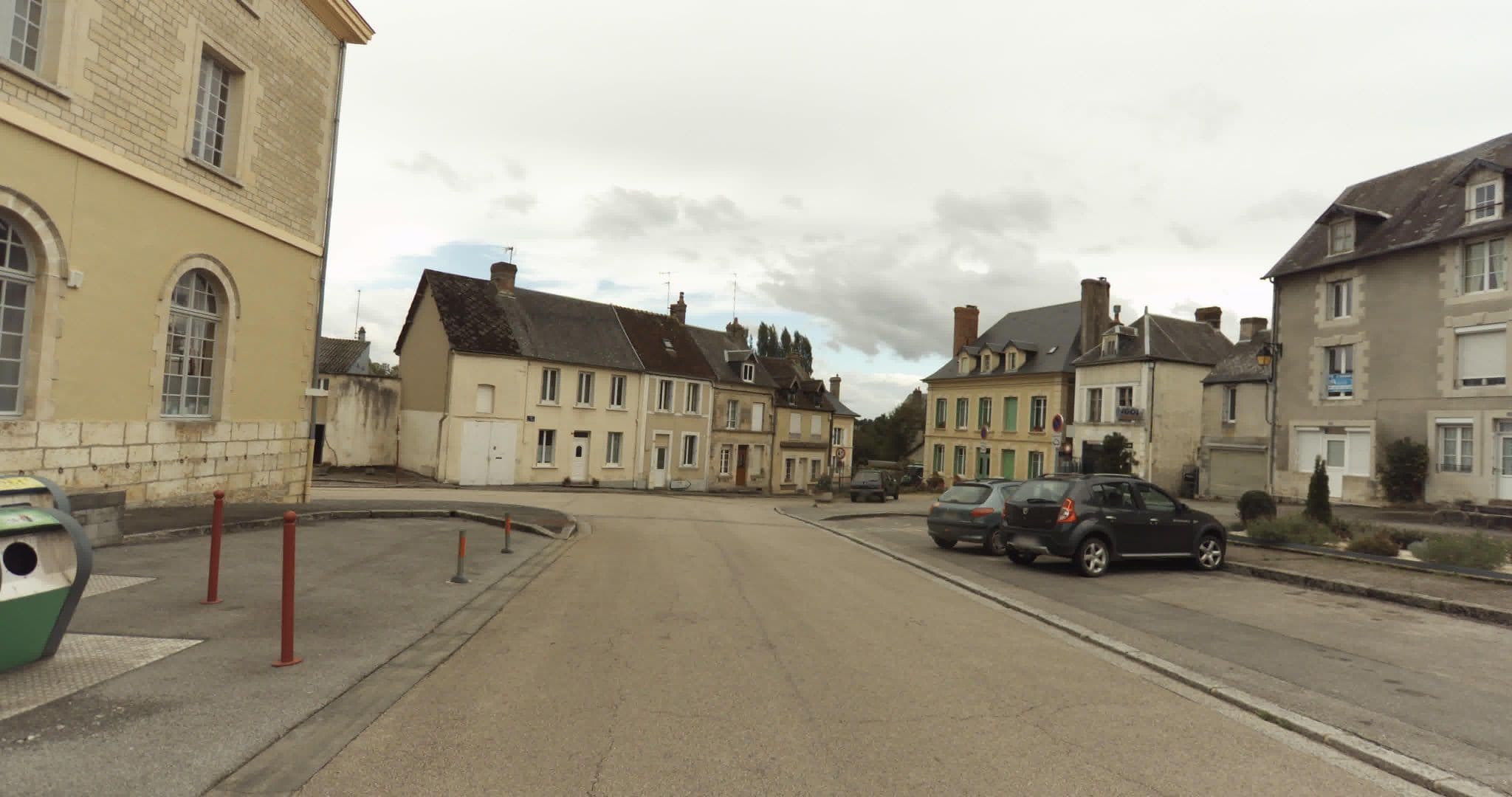 Street view near Hôtel Sainte Barbe, Gacé — © sogefi (CC BY-SA · Mapillary)
