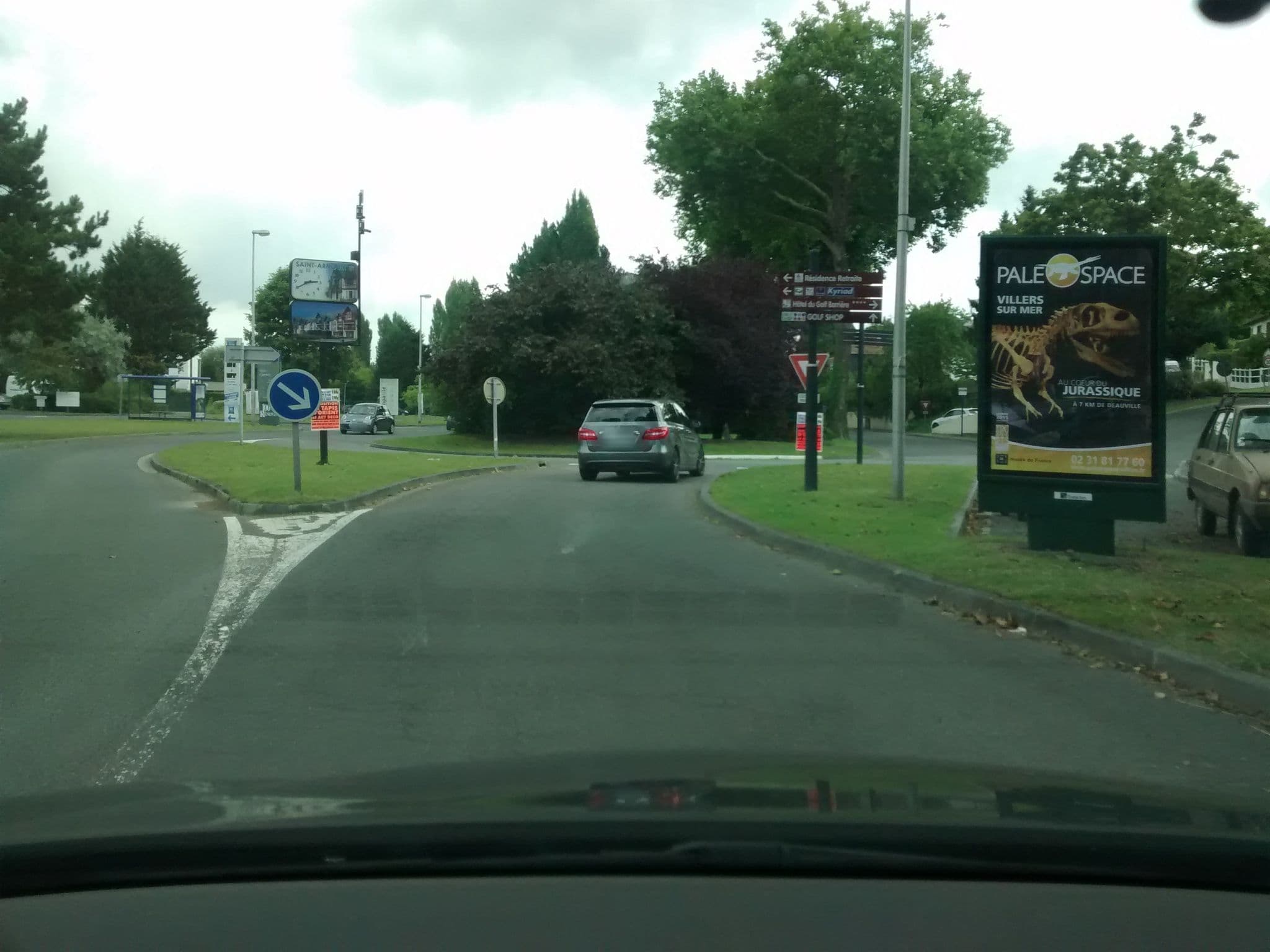 Street view near Hôtel Gril Campanile, Touques — © mobip (CC BY-SA · Mapillary)
