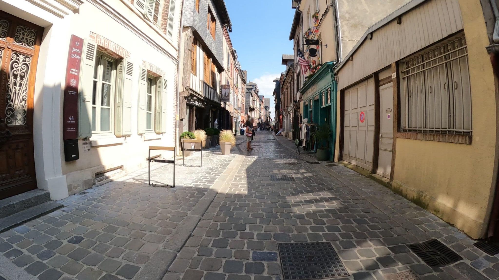 Street view near La Petite Folie, Honfleur — © Nzau (CC BY-SA · Mapillary)