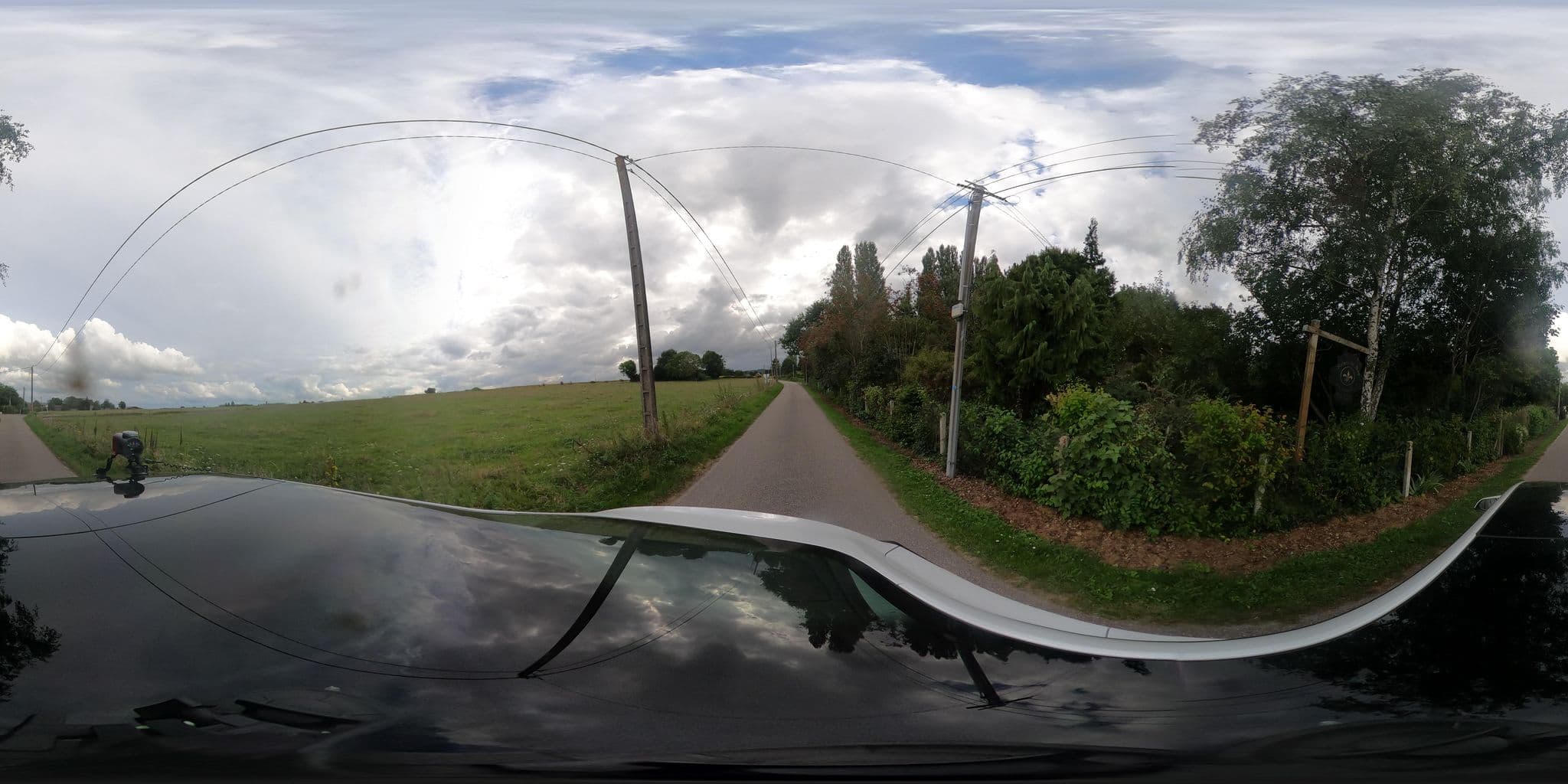 Street view near Relais du Roy, Caudebec-en-Caux — © sogefi (CC BY-SA · Mapillary)