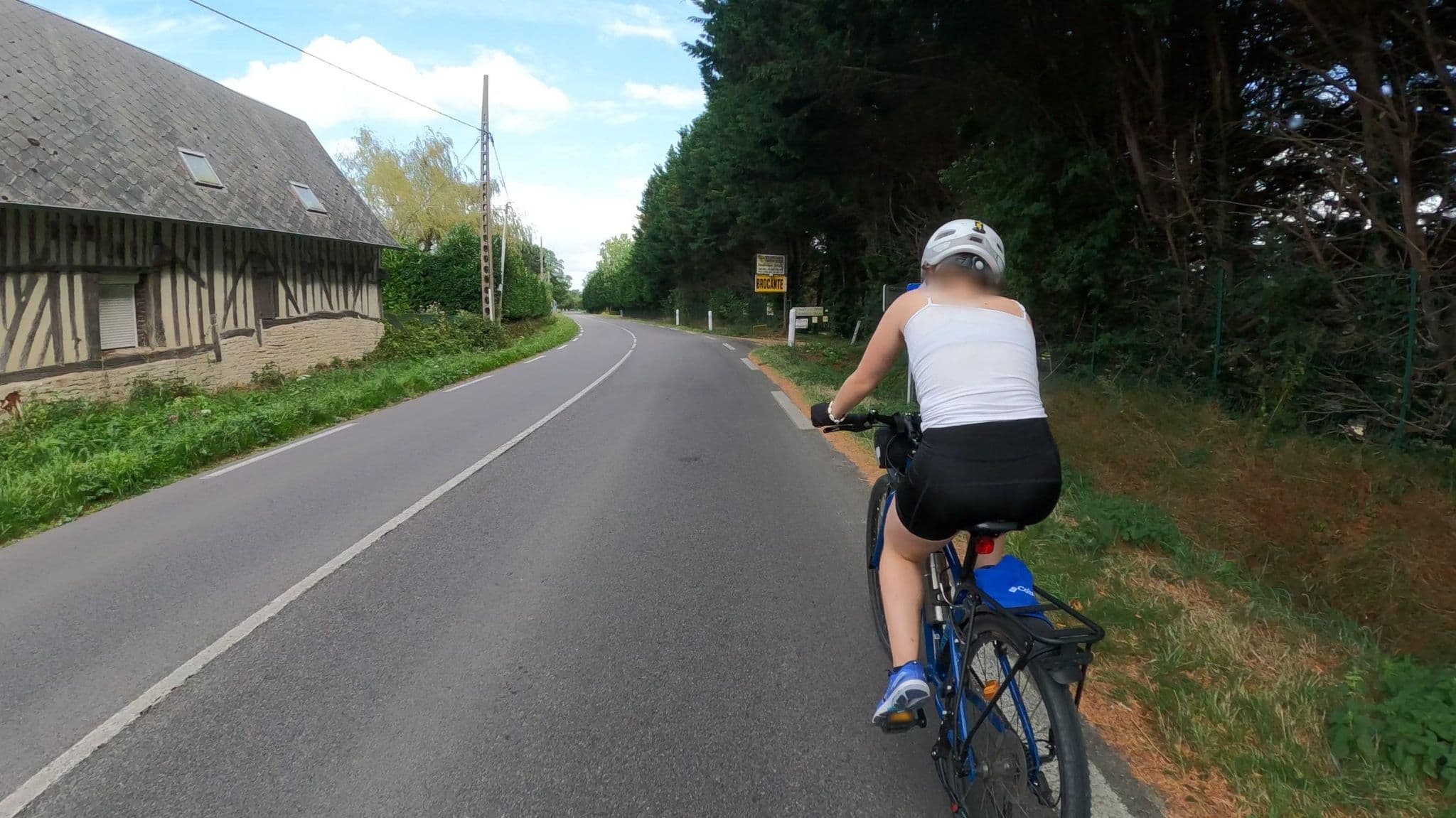 Street view near Séjour à la Campagne, Pont-l'Évêque — © Nzau (CC BY-SA · Mapillary)