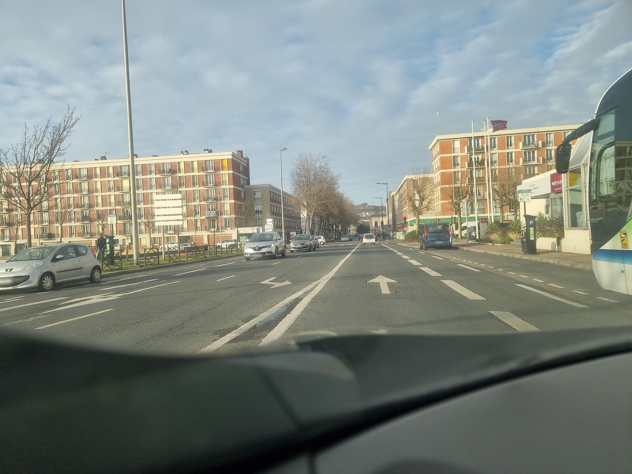 Street view near Hôtel Mercure Le Havre Centre Bassin du Commerce, Le Havre — © Peruanio (CC BY-SA · Mapillary)