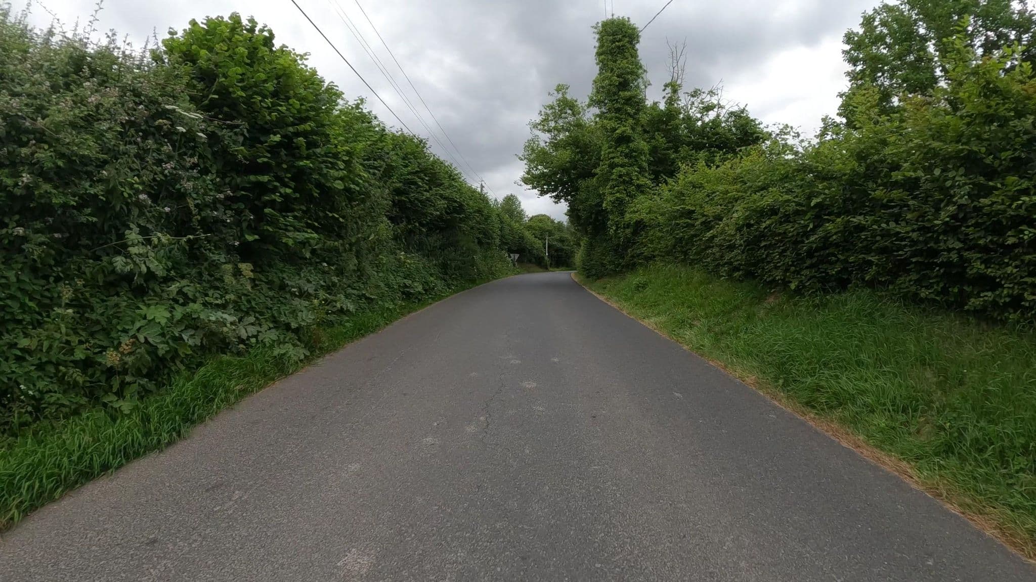 Street view near le clos du moulin, Pont-l'Évêque — © Nzau (CC BY-SA · Mapillary)