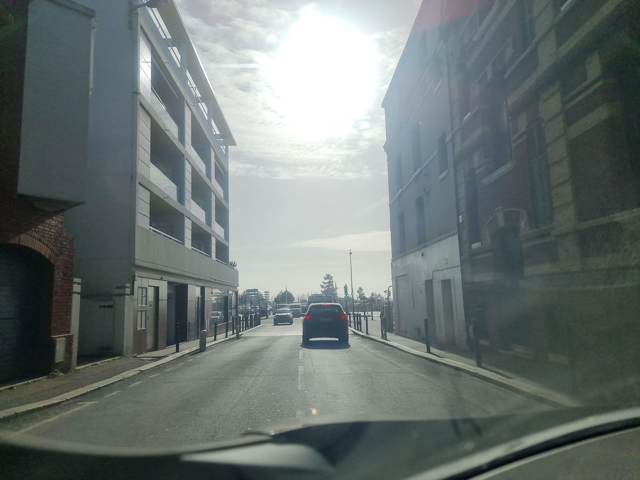Street view near L'Abri Côtier, Le Havre — © Peruanio (CC BY-SA · Mapillary)