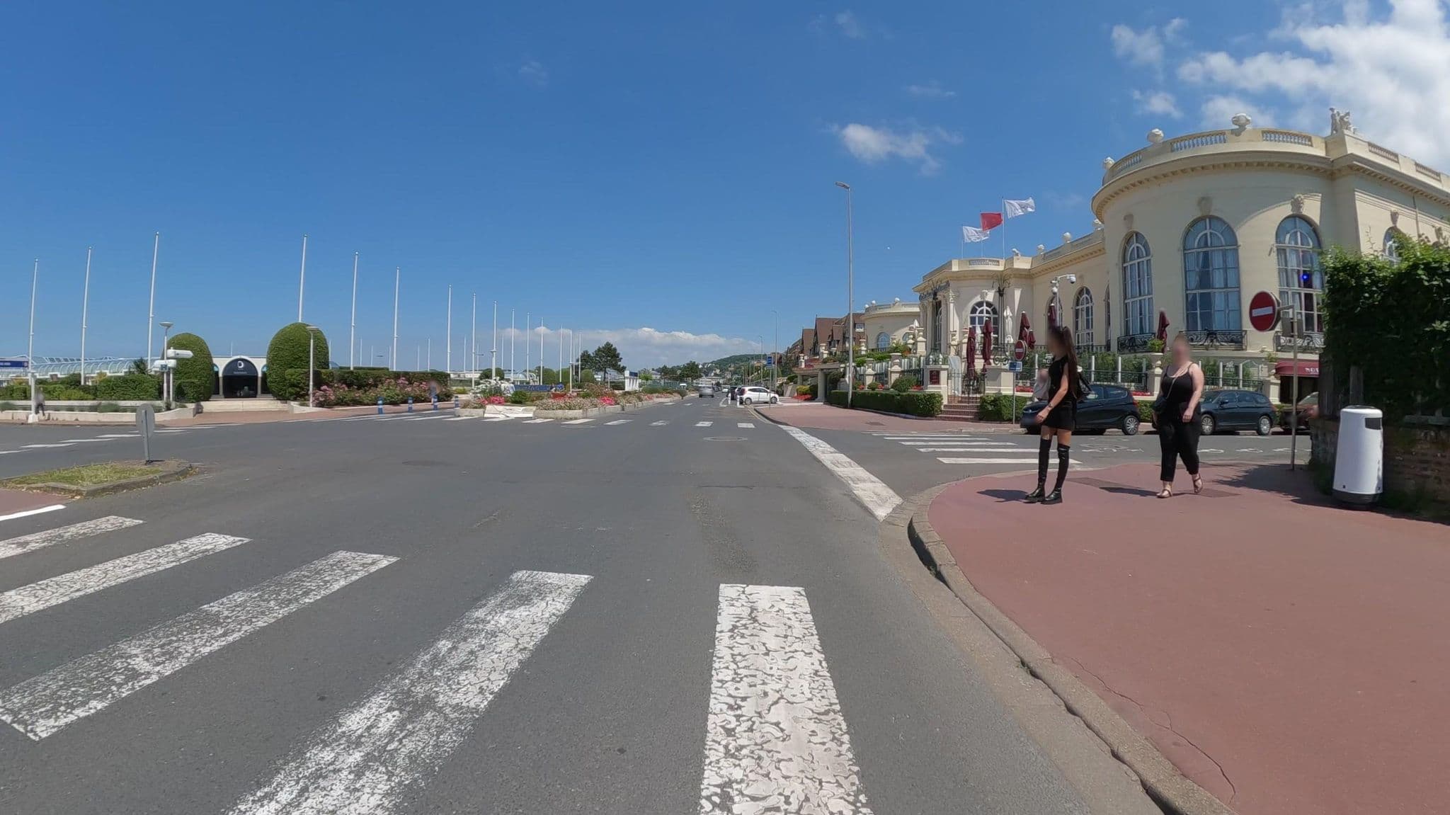 Street view near Hôtel Barrière Le Royal Deauville, Deauville — © Nzau (CC BY-SA · Mapillary)