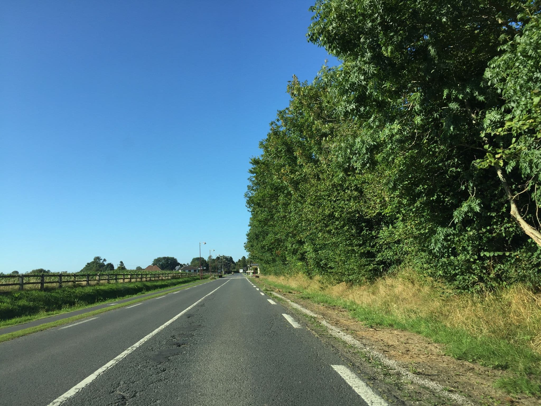 Street view near La Coccinelle, Équemauville — © it_s_so_funny (CC BY-SA · Mapillary)