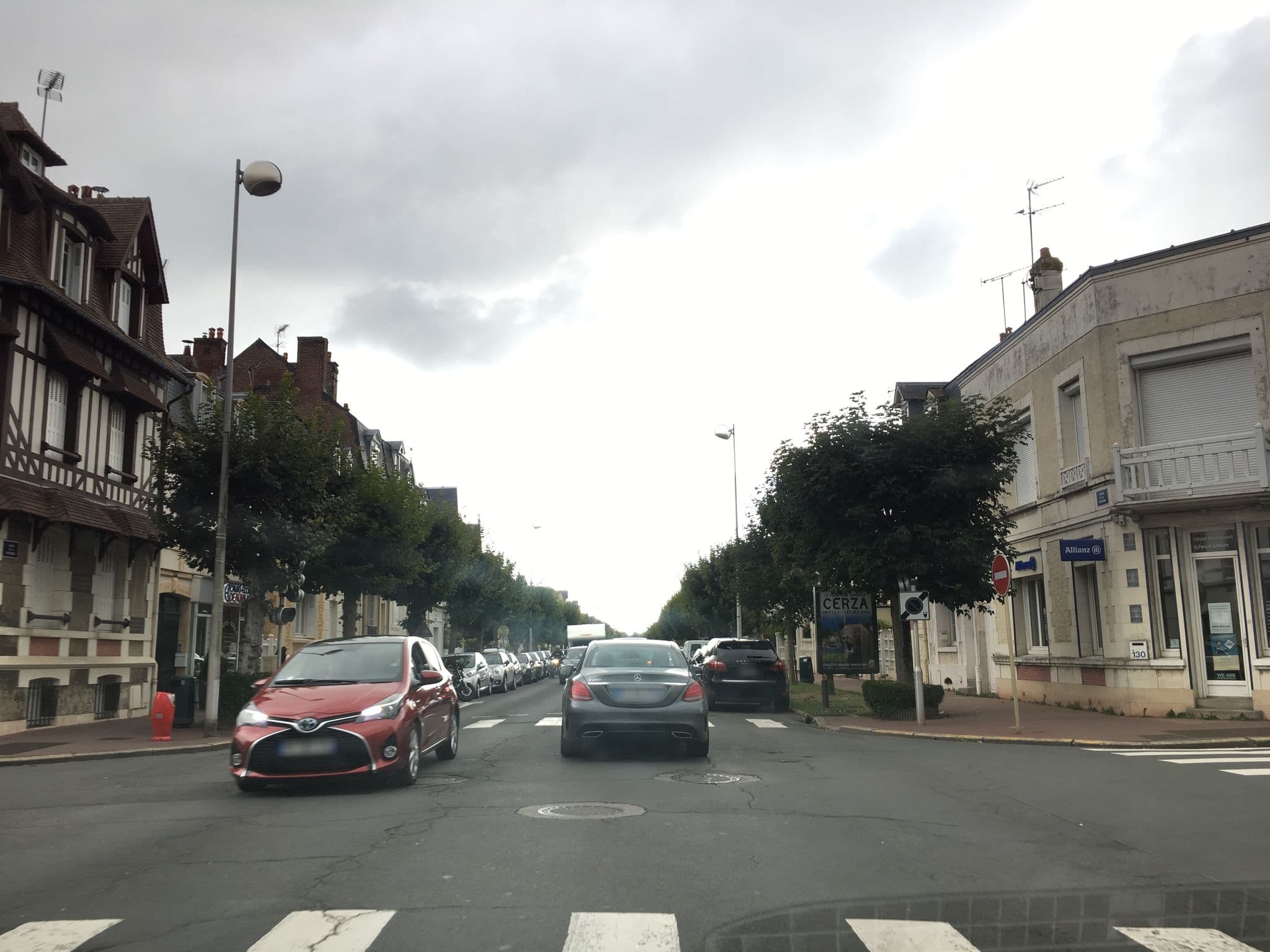 Street view near Hôtel le Chantilly, Deauville — © cquest (CC BY-SA · Mapillary)