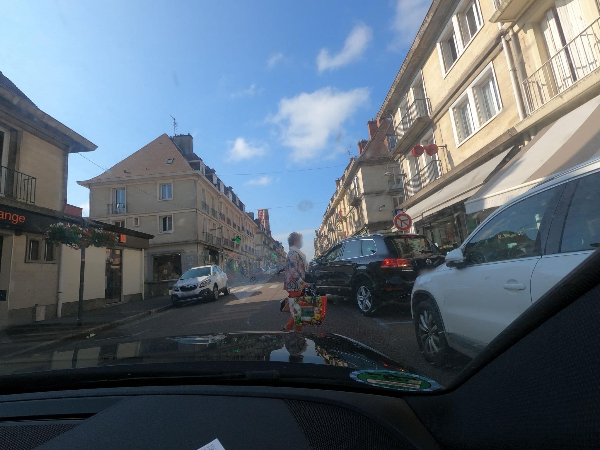 Street view near Selectour - Hangard Voyages, Yvetot — © saschahaberkorn (CC BY-SA · Mapillary)