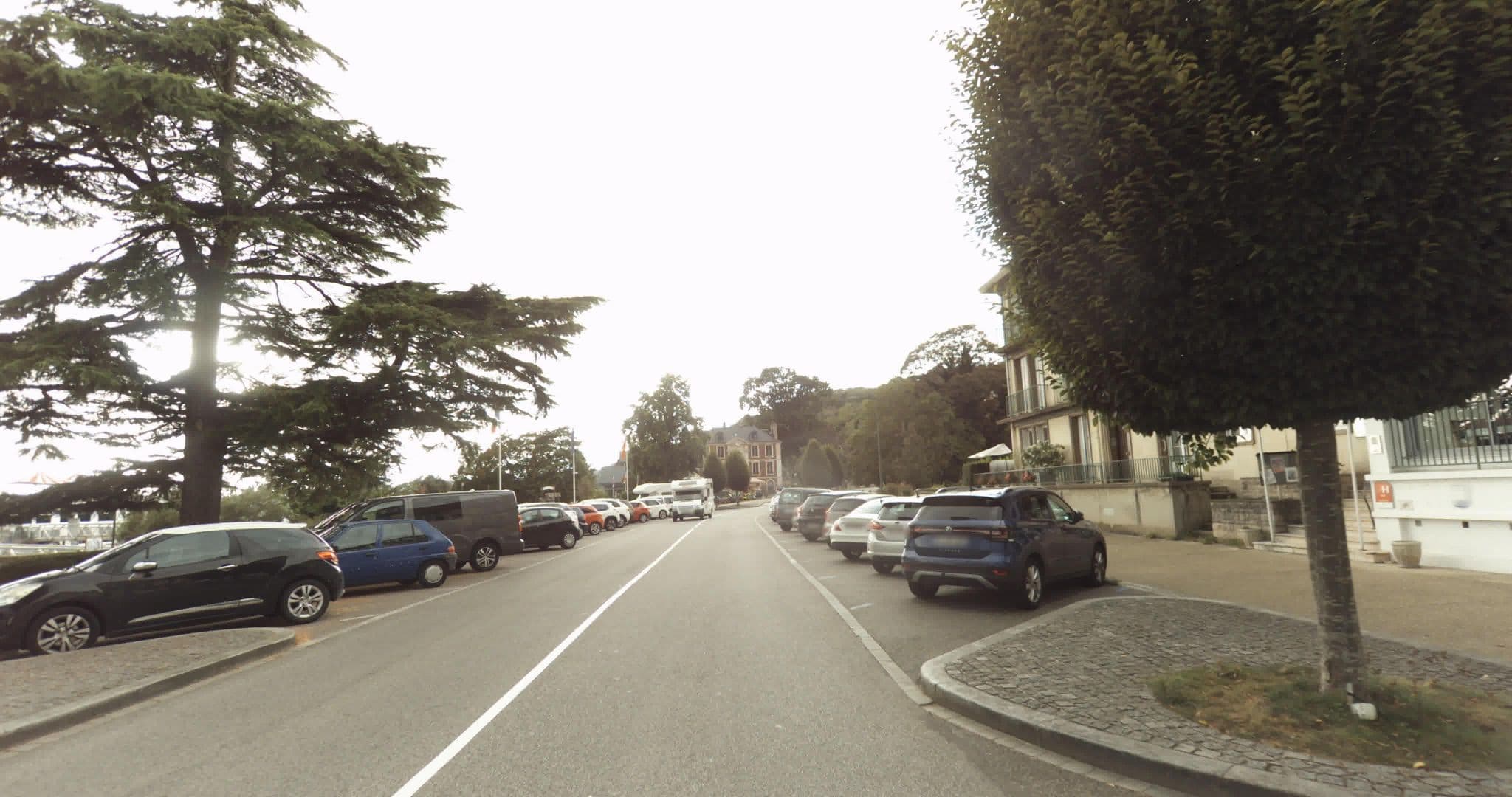Street view near Le Normandie, Caudebec-en-Caux — © sogefi (CC BY-SA · Mapillary)