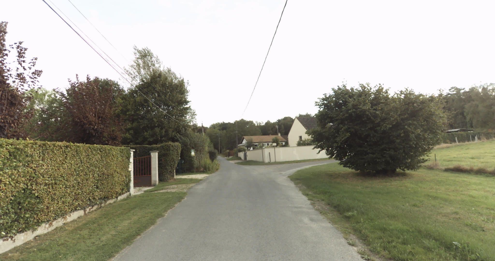 Street view near Au Merle Moqueur, Saint-Arnoult — © sogefi (CC BY-SA · Mapillary)
