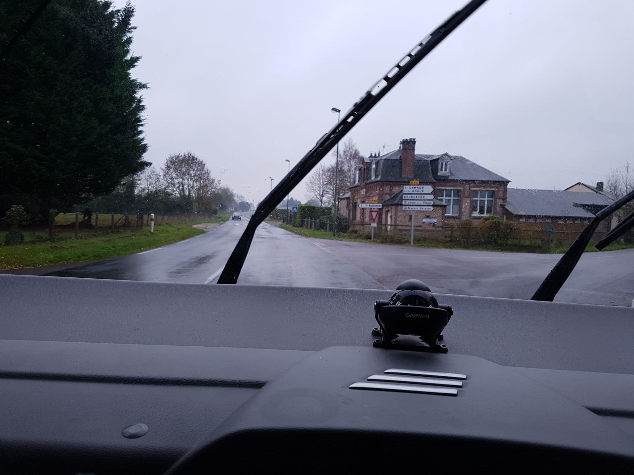 Street view near les trois cornets, Manneville-sur-Risle — © bernardvoyageur (CC BY-SA · Mapillary)