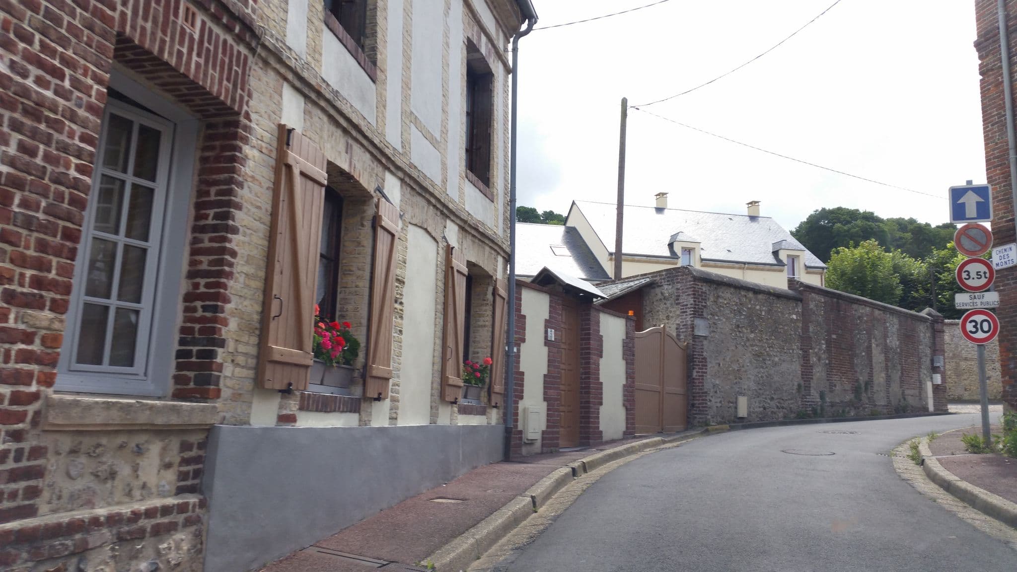 Street view near Clementine’s House, Honfleur — © it_s_so_funny (CC BY-SA · Mapillary)